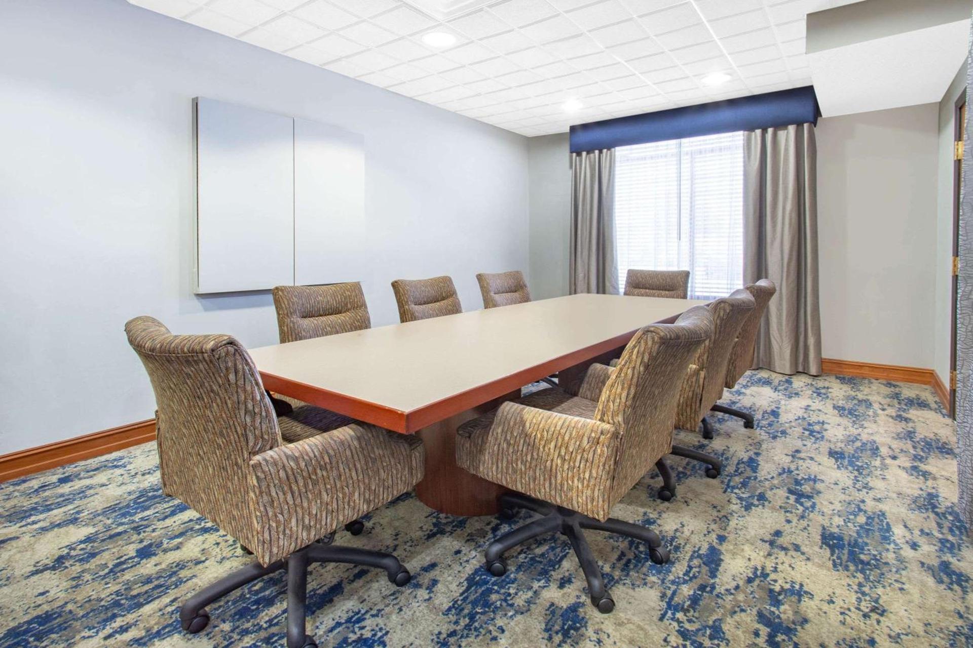 Wingate by Wyndham Indianapolis Airport Plainfield photo 34