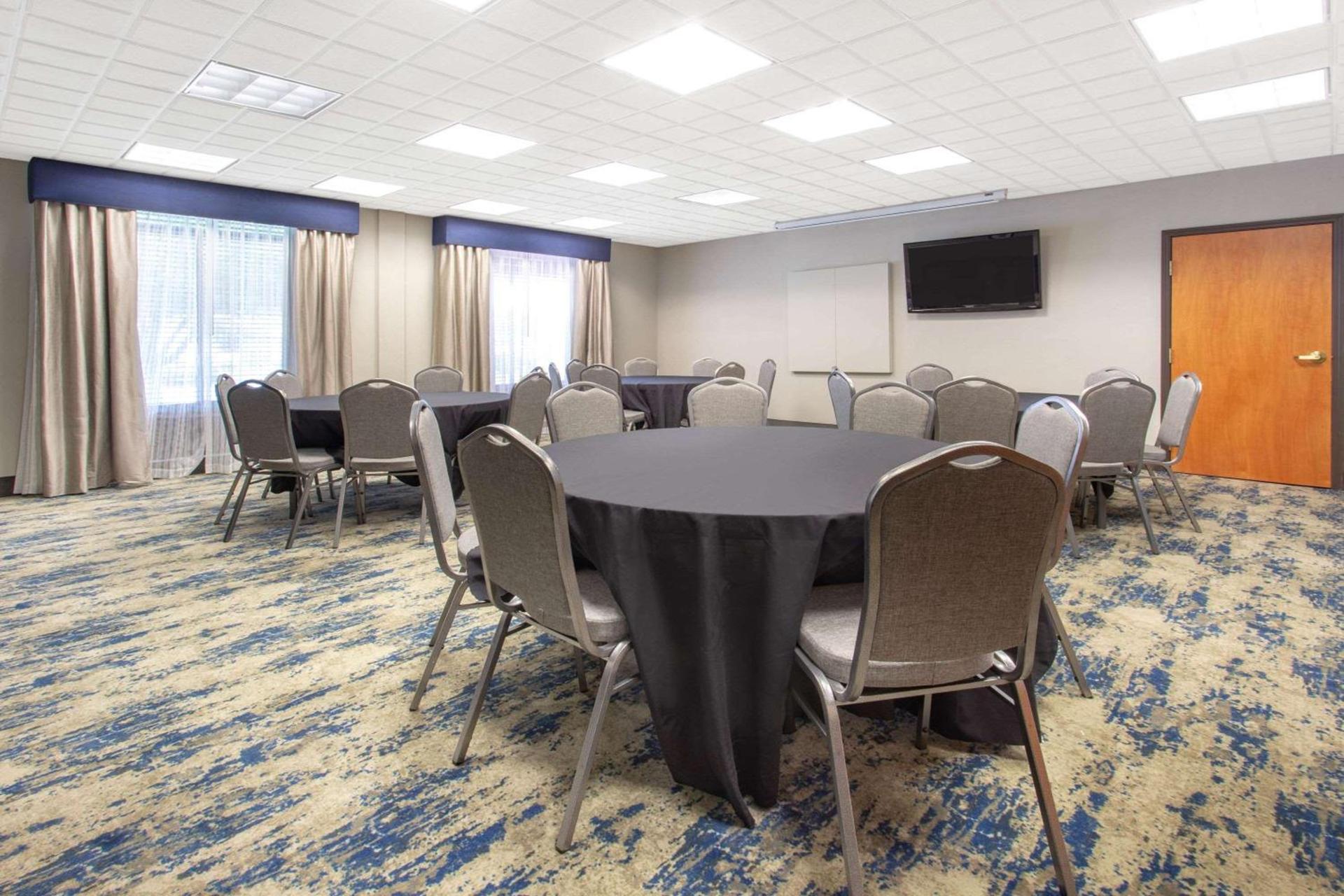 Wingate by Wyndham Indianapolis Airport Plainfield photo 22