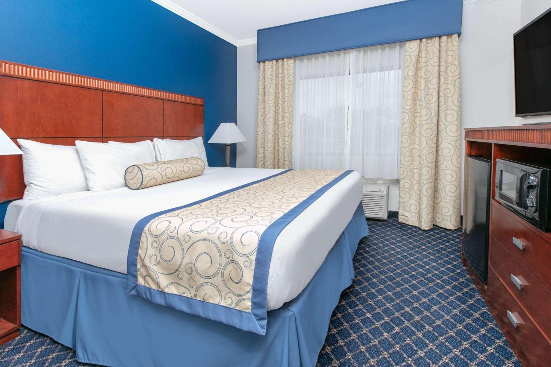 Baymont by Wyndham McComb photo 3