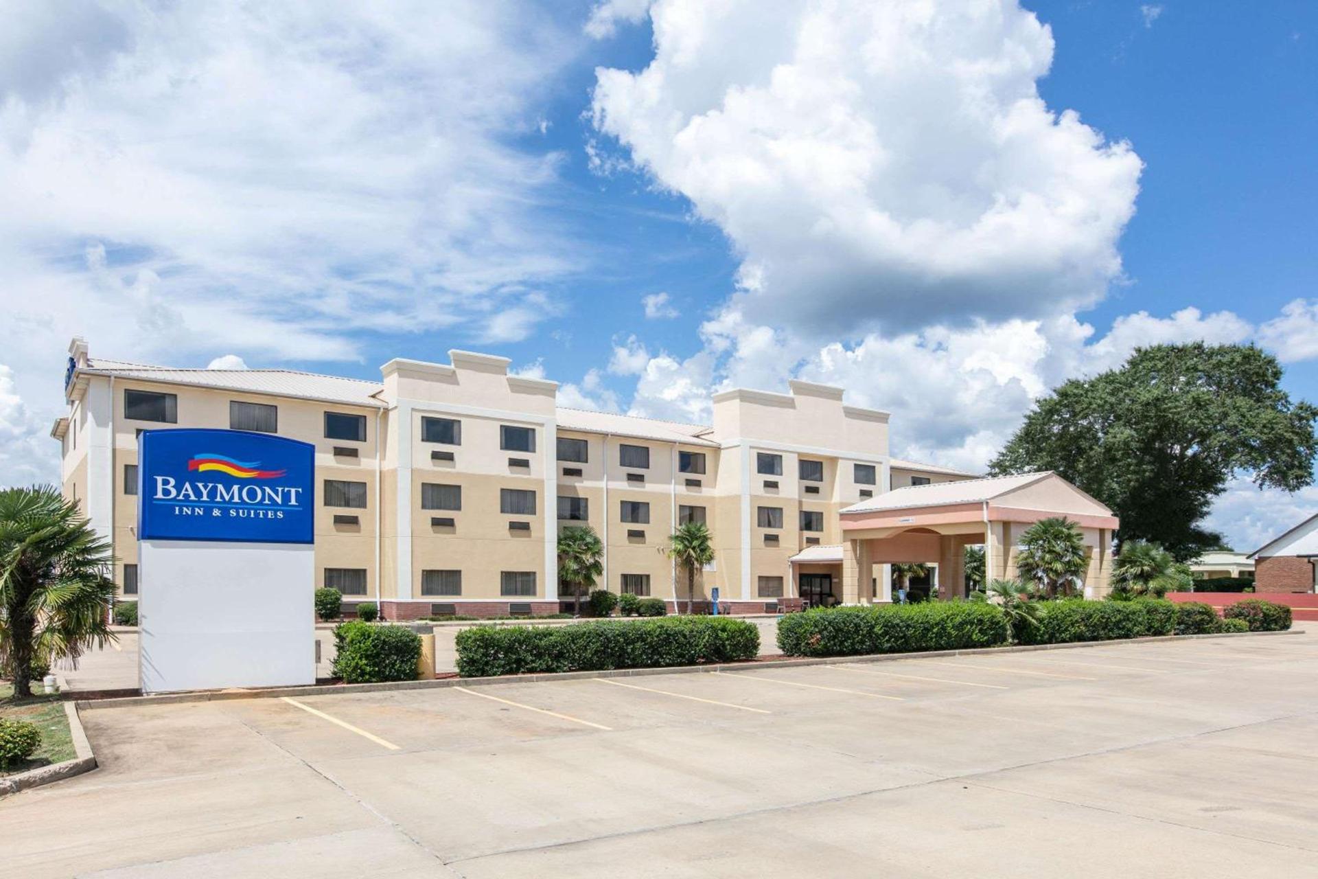 Baymont by Wyndham McComb — hotel in McComb