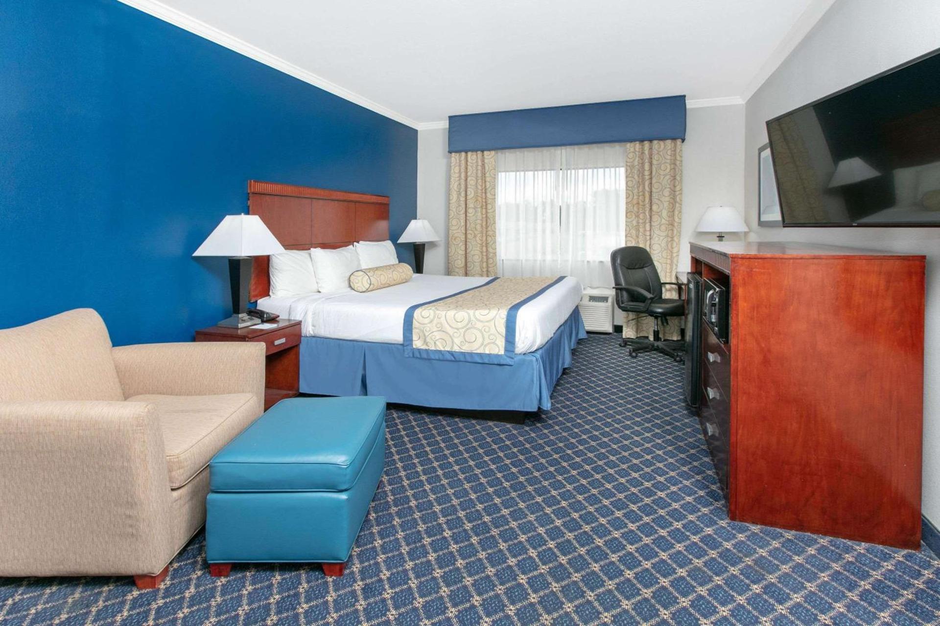 Baymont by Wyndham McComb photo 11