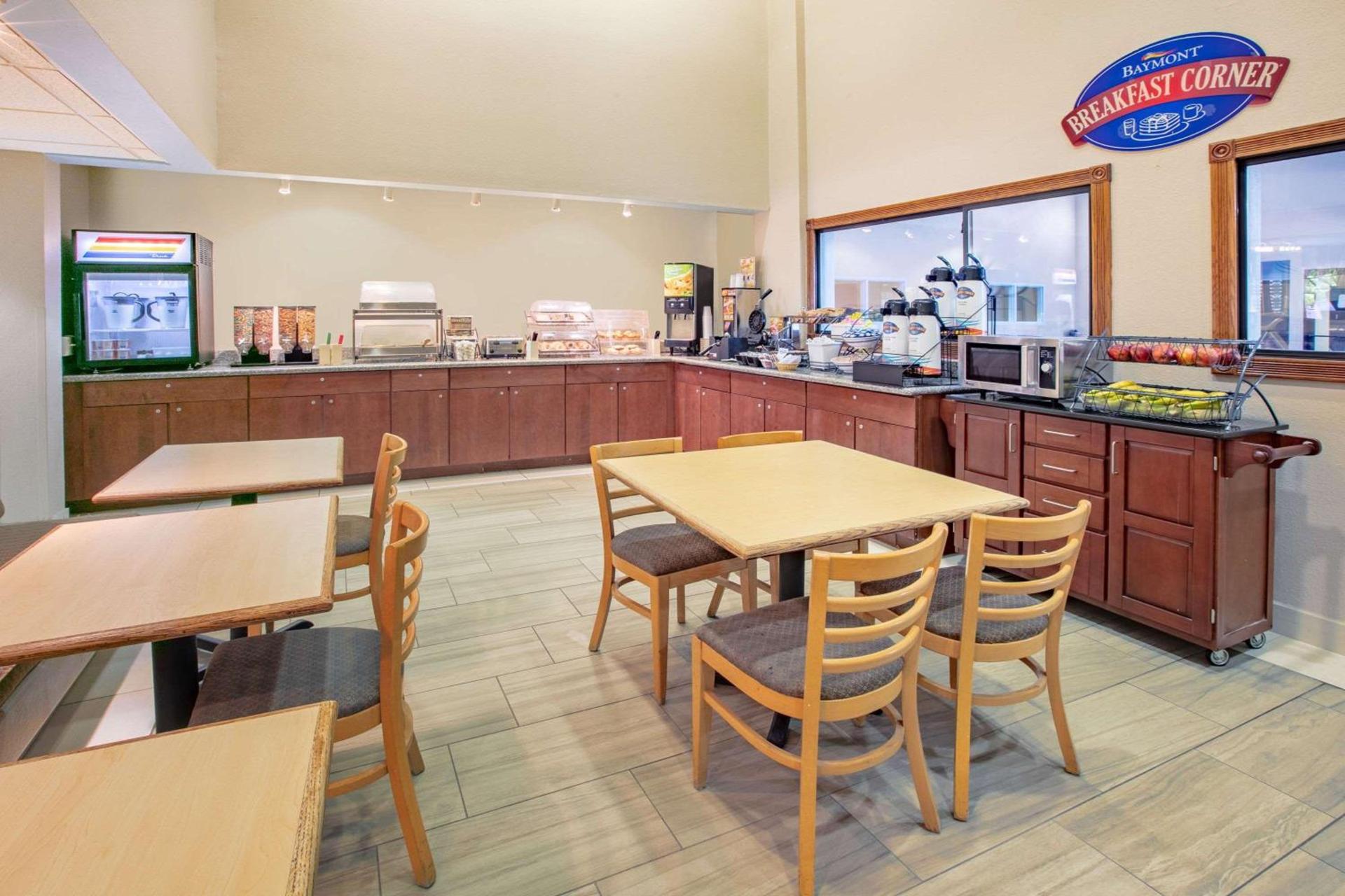 Baymont by Wyndham Roswell photo 12