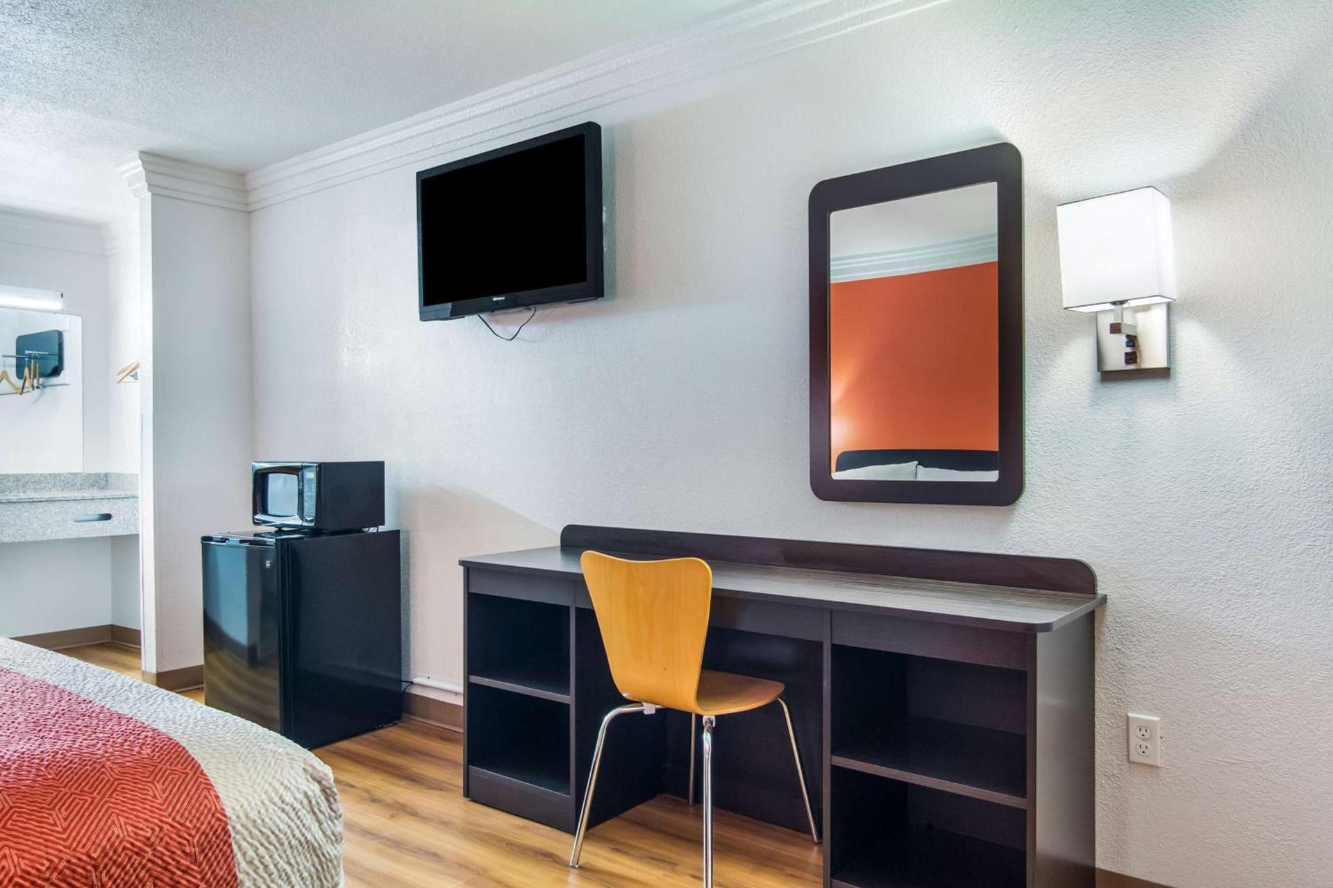 Motel 6-Marshall, TX photo 10