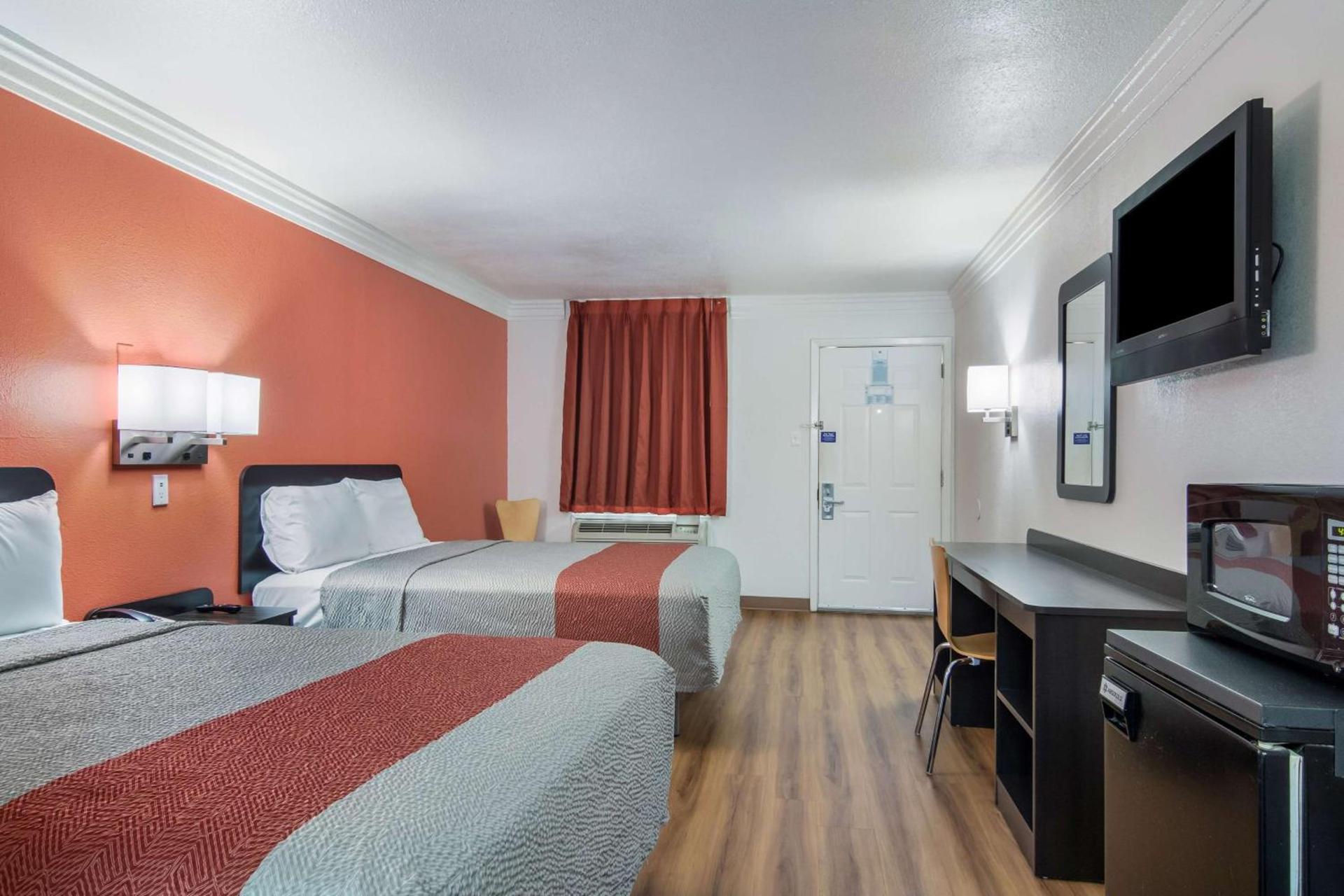 Motel 6-Marshall, TX photo 11