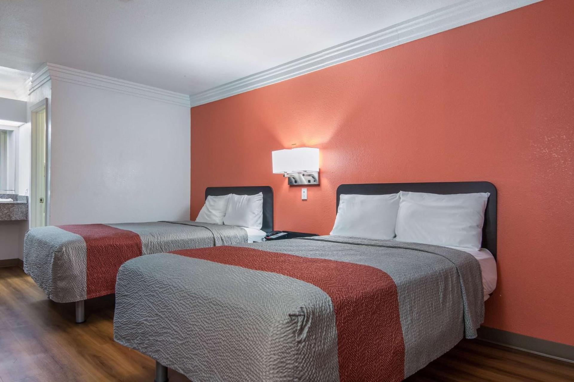 Motel 6-Marshall, TX photo 14