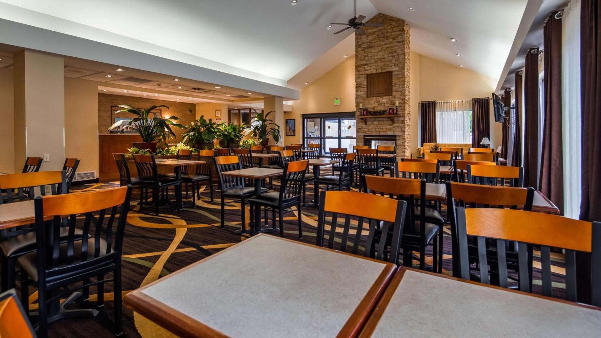 Best Western Galleria Inn & Suites photo 15