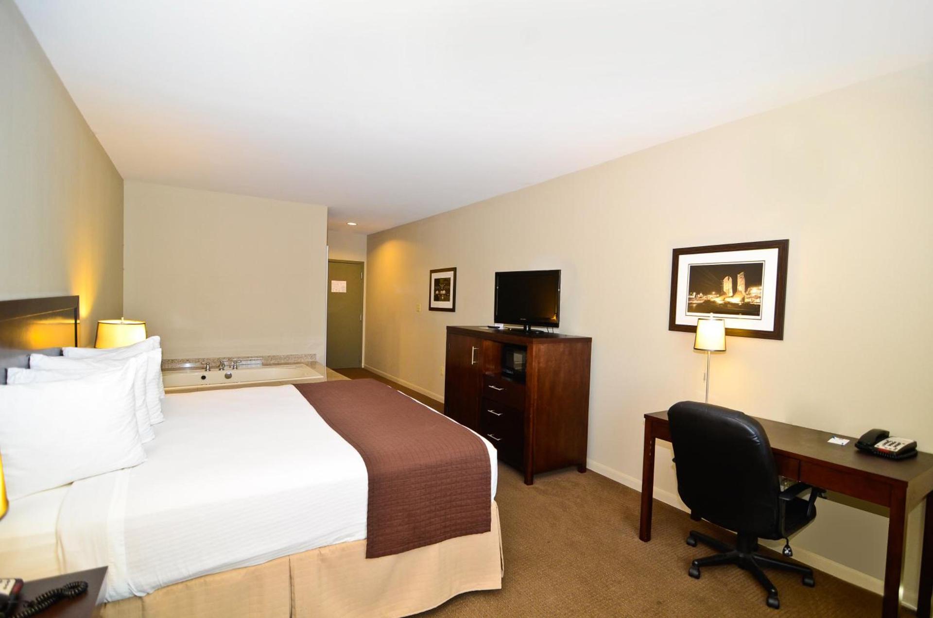 Baymont by Wyndham Columbus photo 43