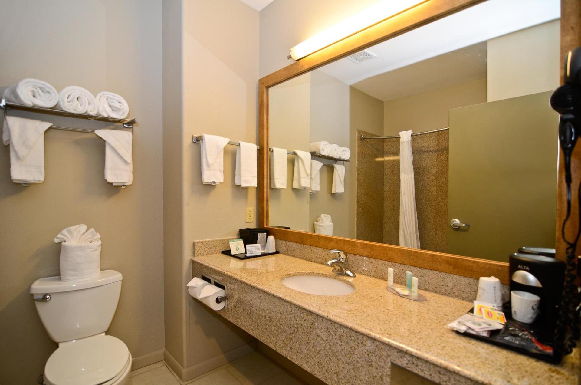 Baymont by Wyndham Columbus photo 37