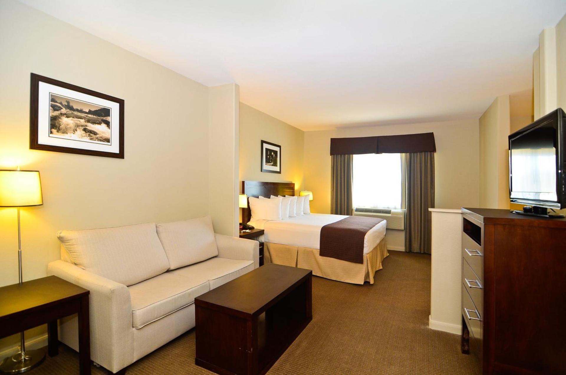 Baymont by Wyndham Columbus photo 53