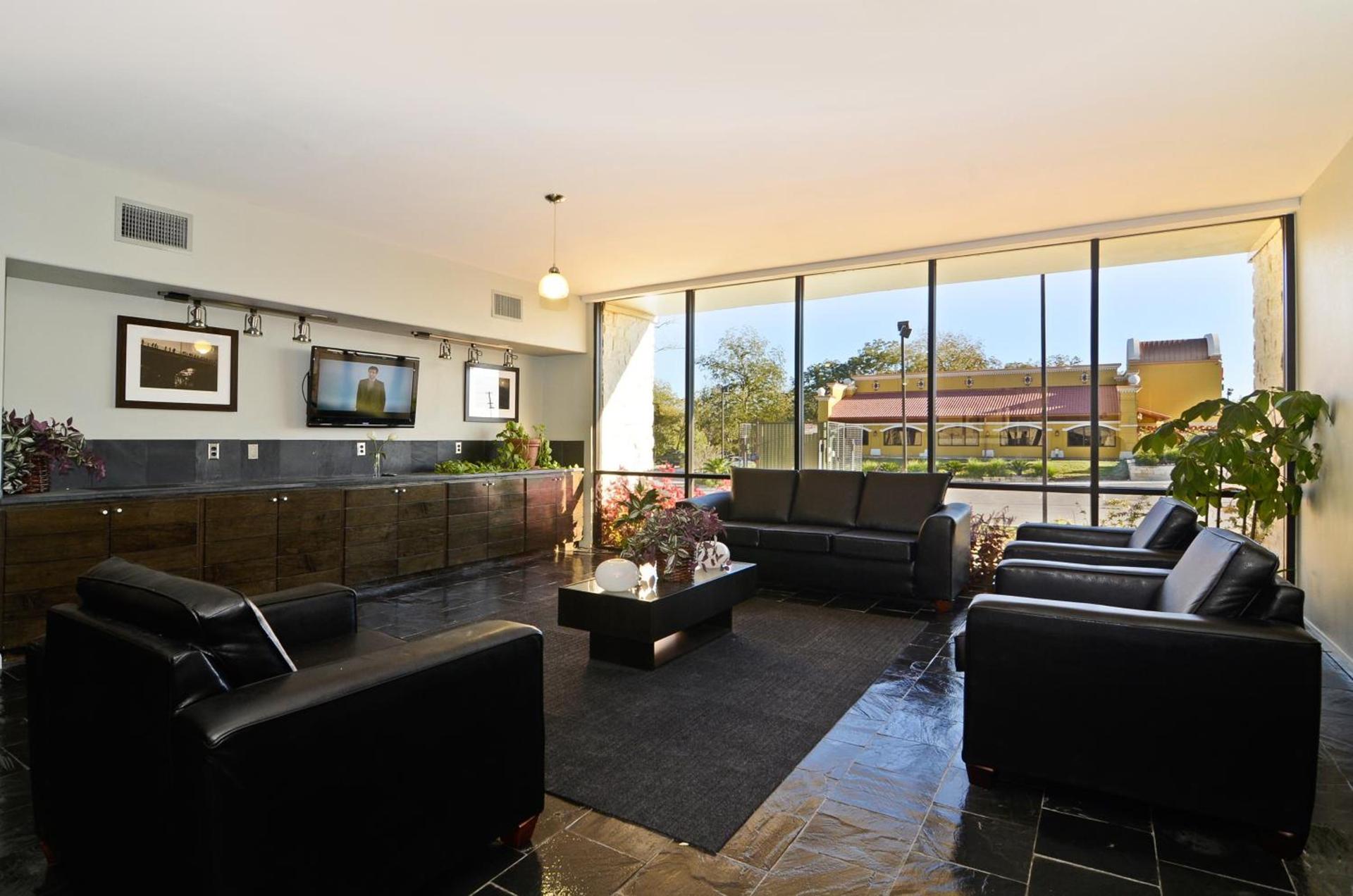 Baymont by Wyndham Columbus photo 64