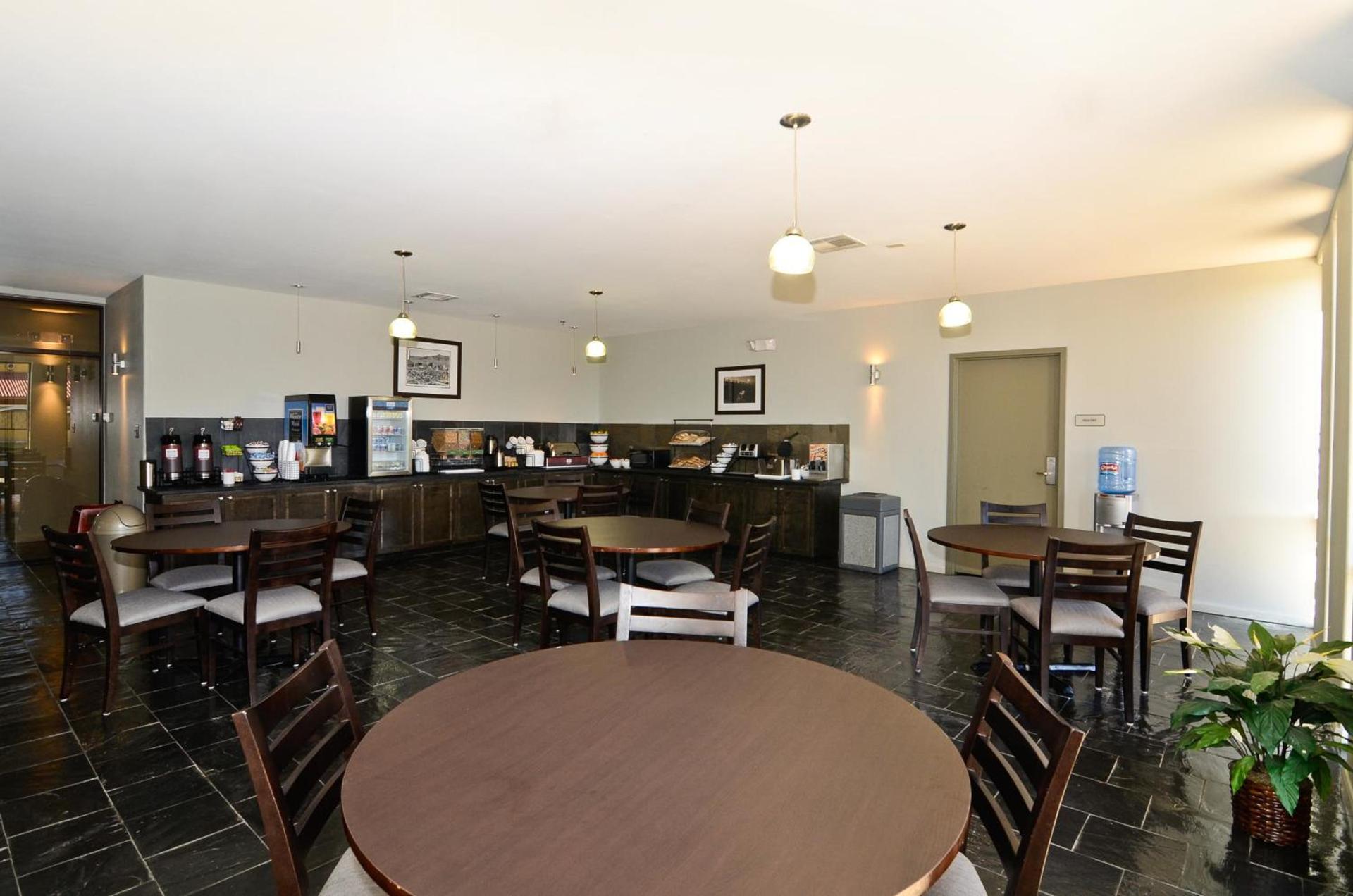 Baymont by Wyndham Columbus photo 67