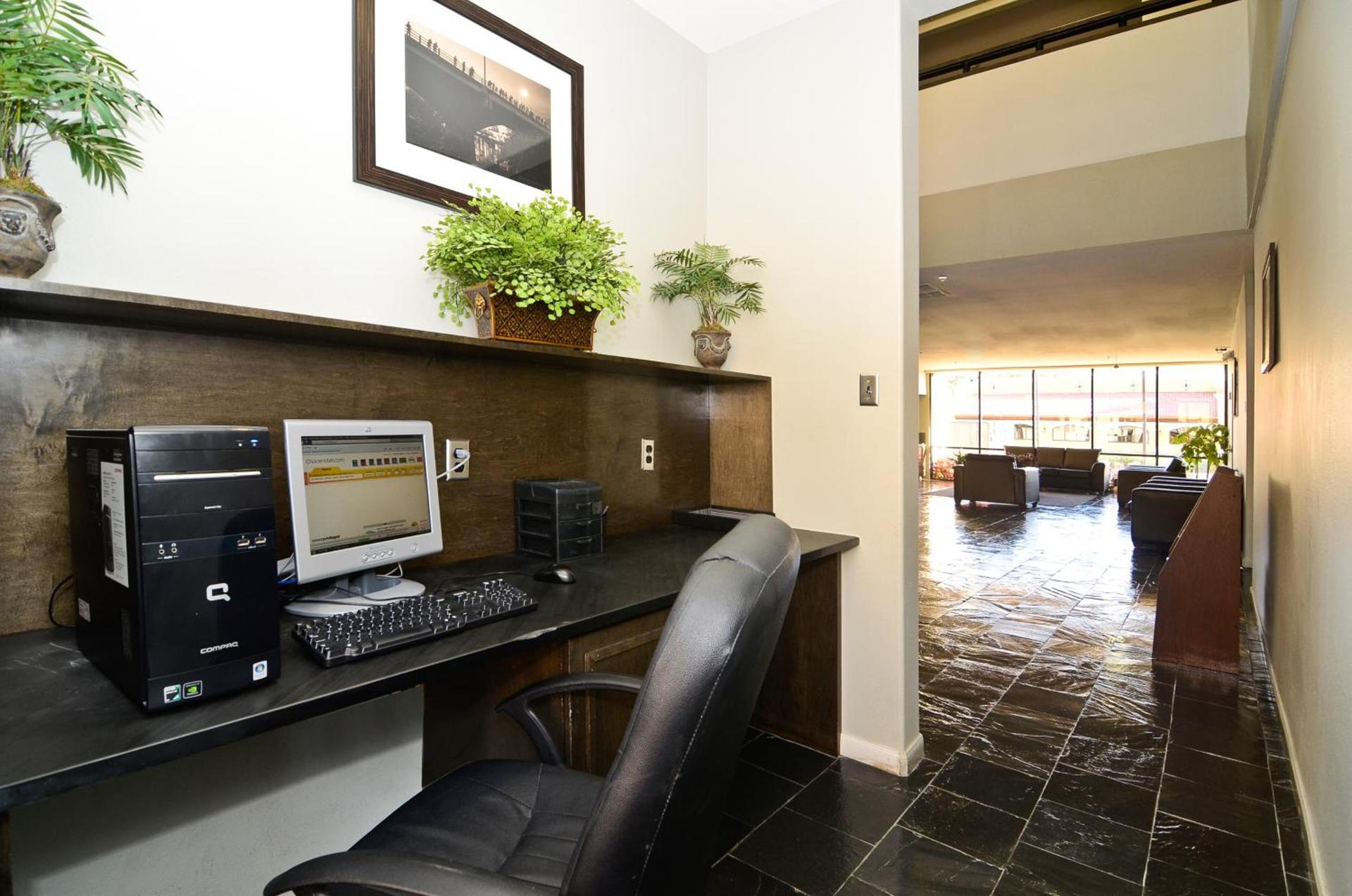 Baymont by Wyndham Columbus photo 36