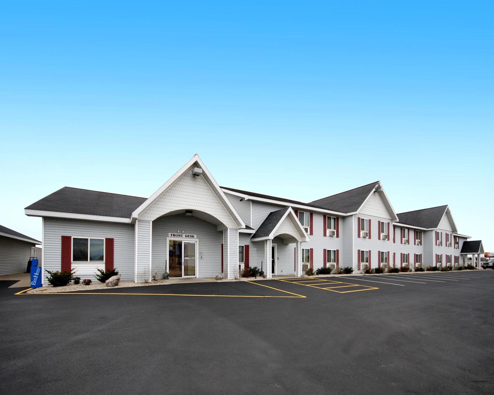 Baymont by Wyndham Marinette photo 29