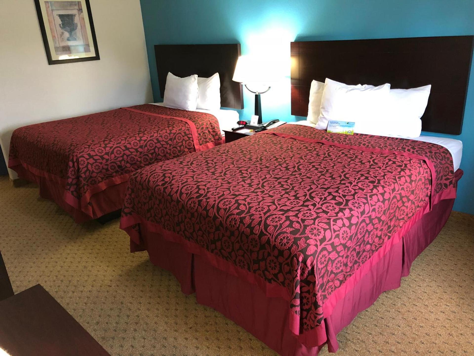 Days Inn & Suites by Wyndham Conroe North photo 19