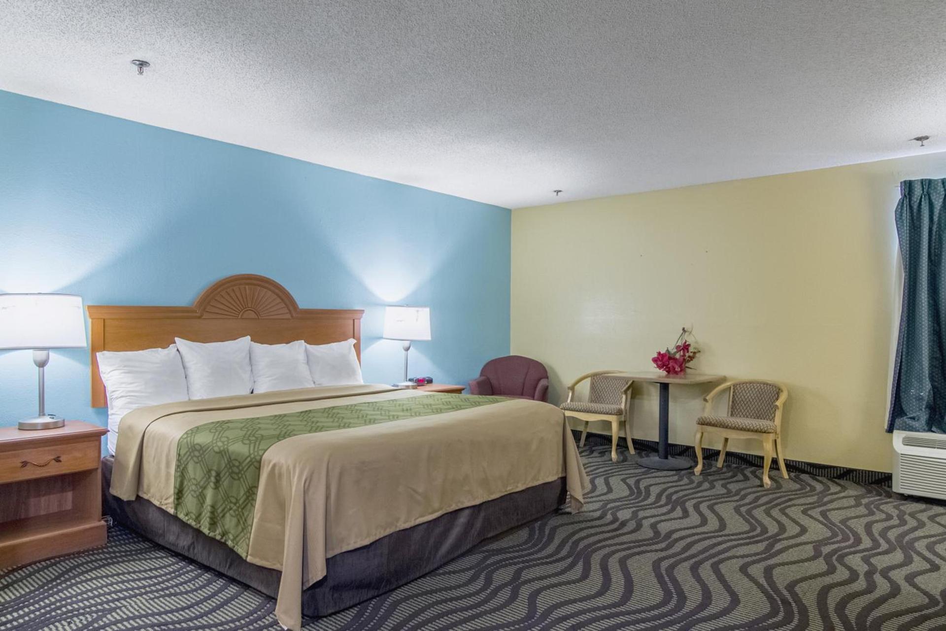 Econo Lodge Darien photo 4