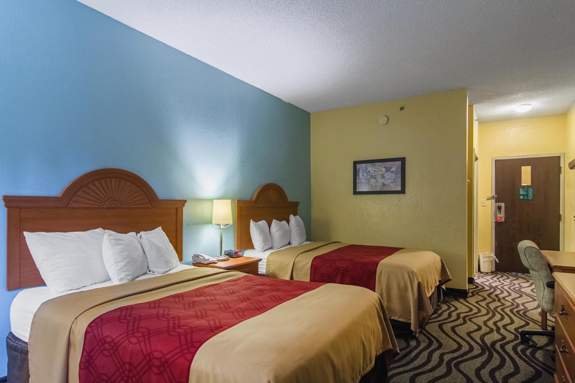 Econo Lodge Darien photo 7