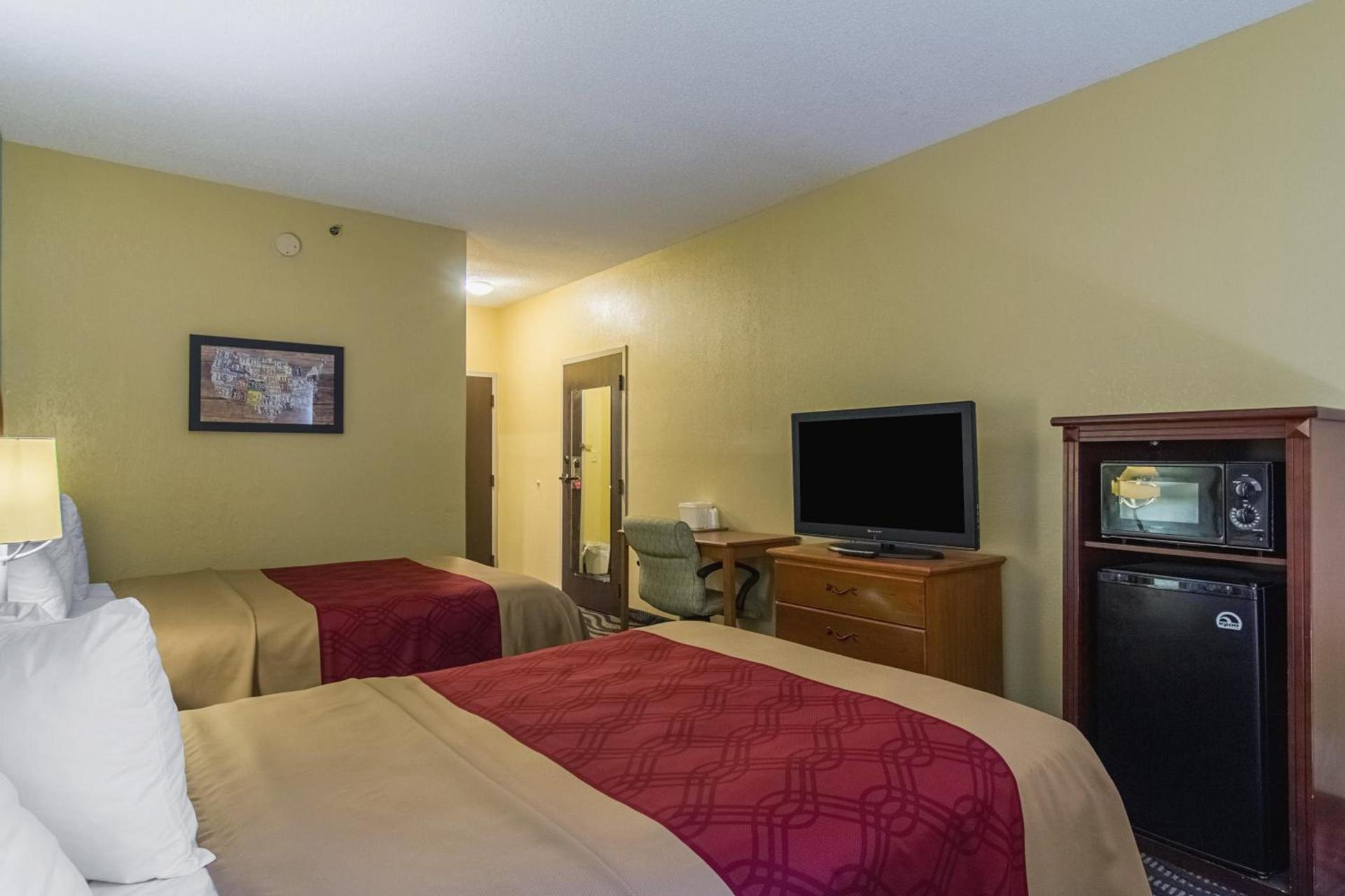 Econo Lodge Darien photo 6