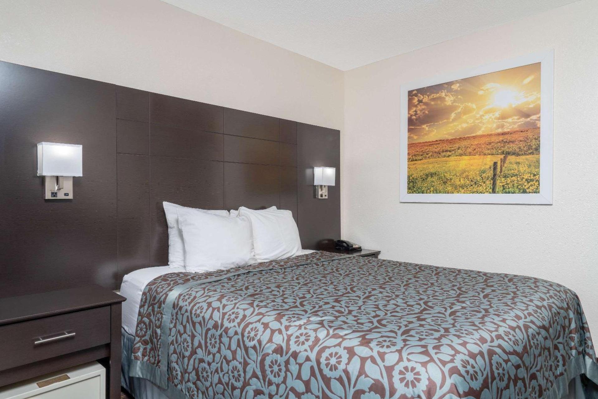 Days Inn by Wyndham Faribault photo 18