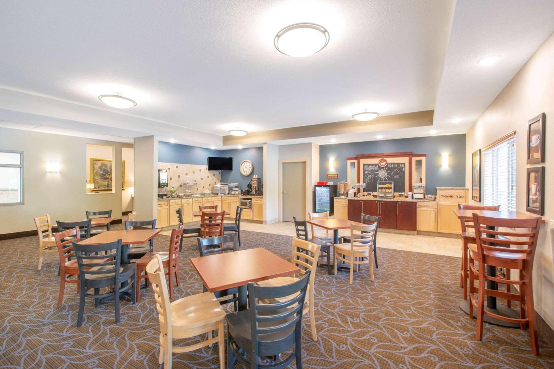 AmericInn by Wyndham Humboldt photo 27