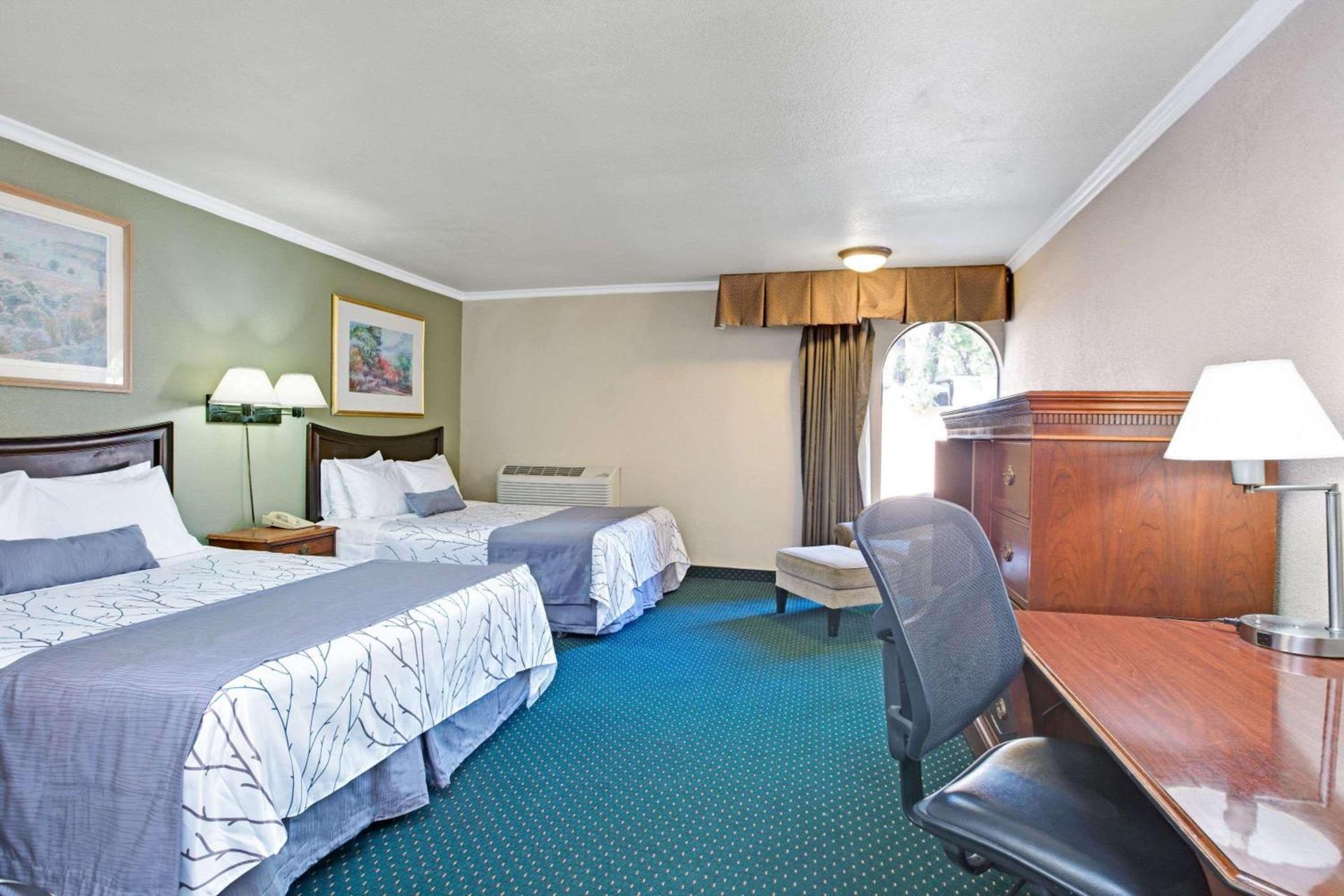Days Inn by Wyndham San Jose Convention Center photo 13