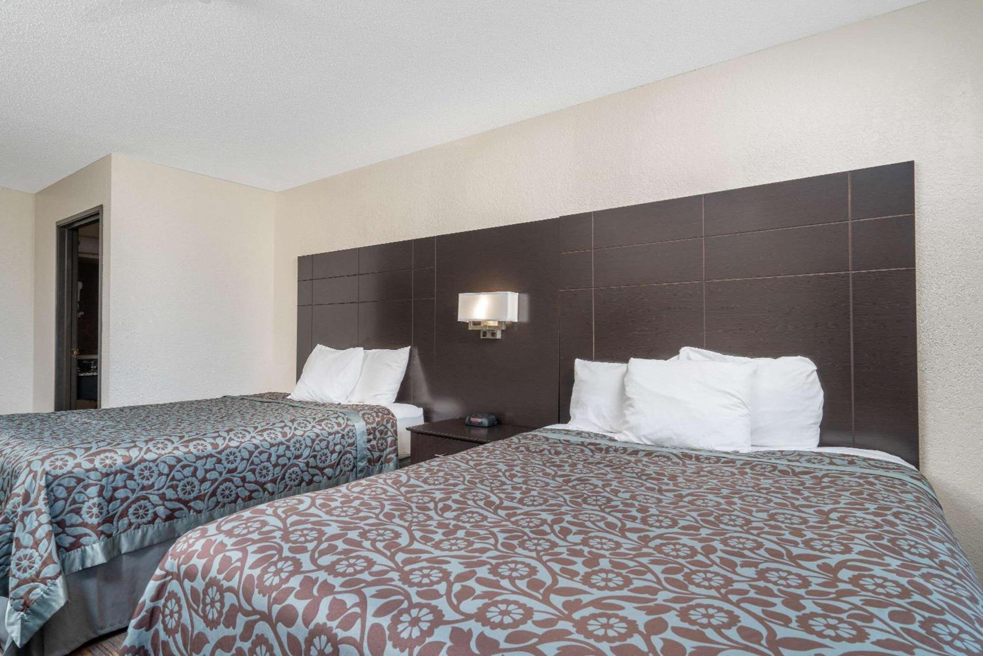 Days Inn by Wyndham Faribault photo 23