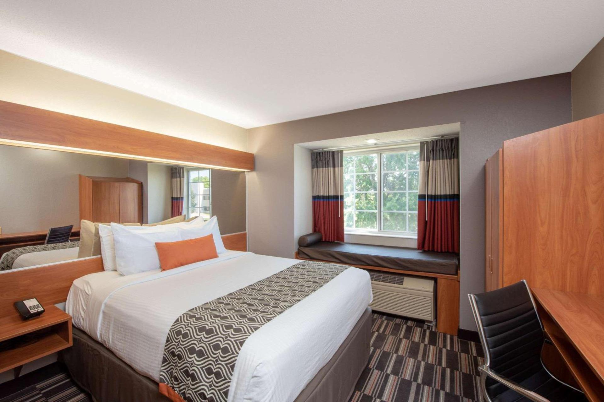 Microtel Inn & Suites by Wyndham Springfield photo 52