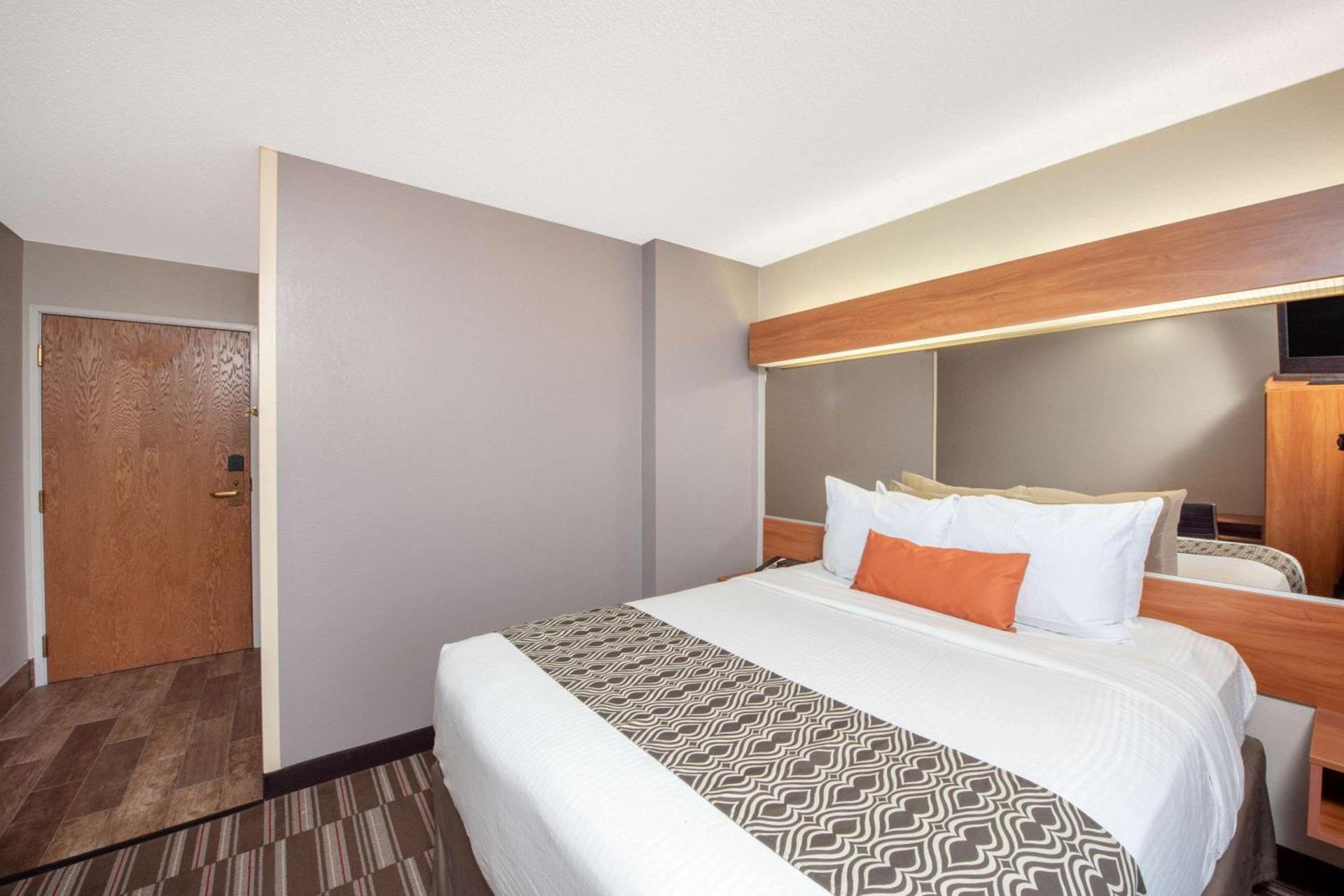 Microtel Inn & Suites by Wyndham Springfield photo 47