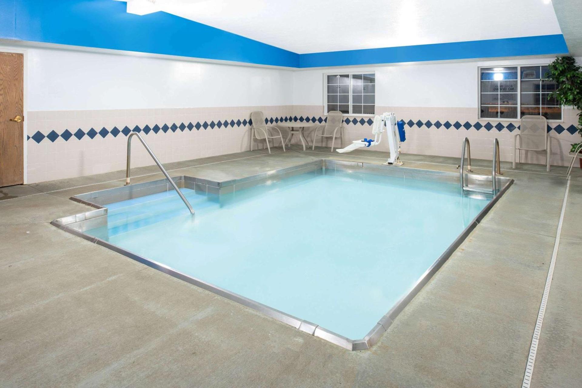 Microtel Inn & Suites by Wyndham Springfield photo 57