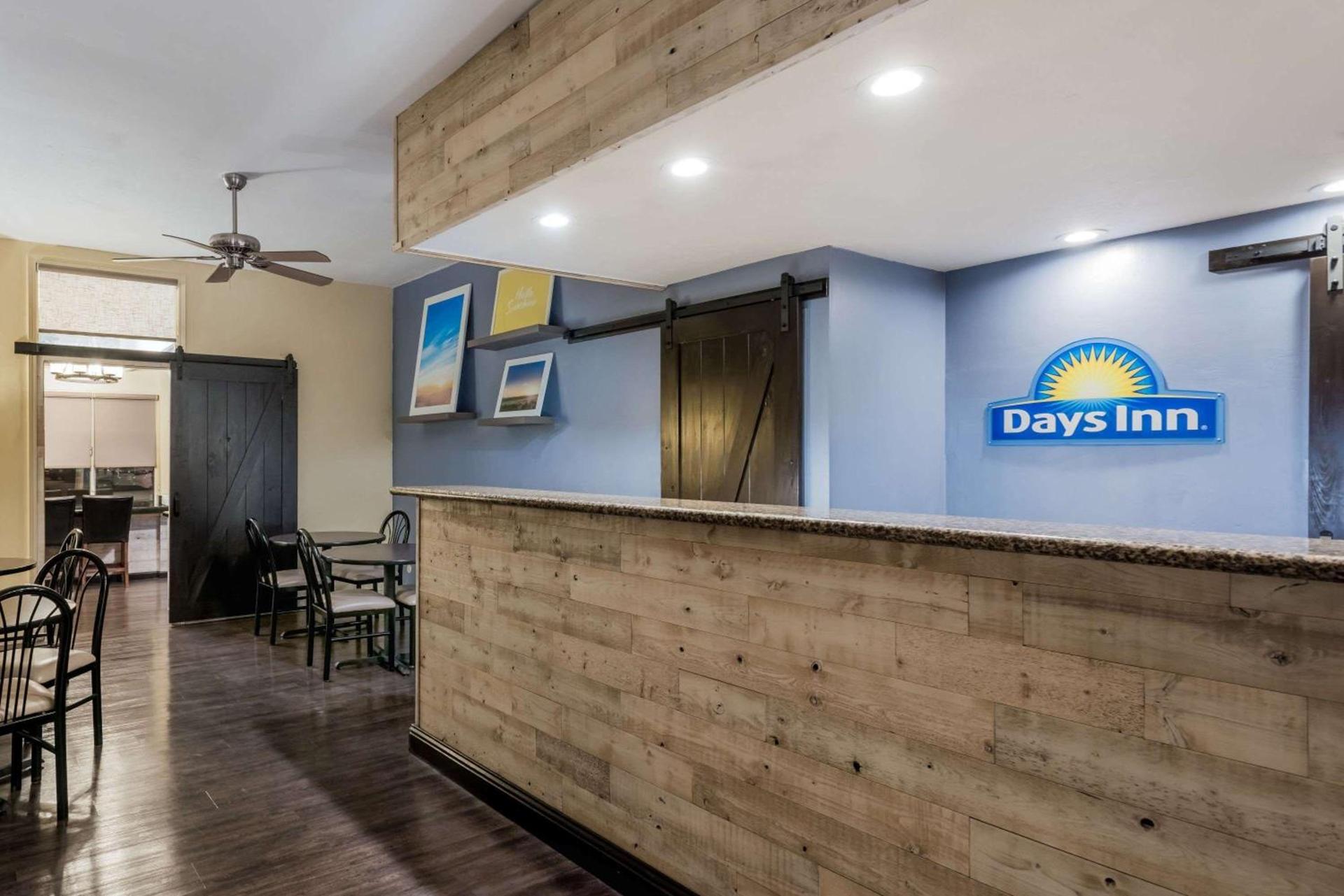 Days Inn & Suites by Wyndham Lodi photo 5