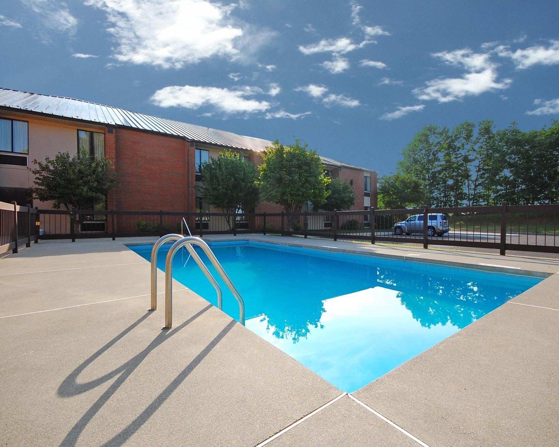 Baymont by Wyndham Rocky Mount photo 6
