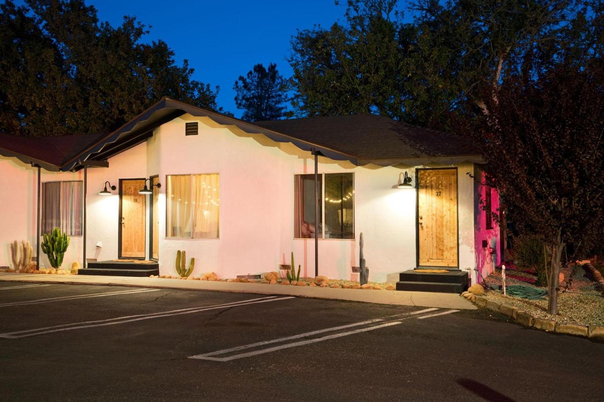 Alamo Motel photo 14