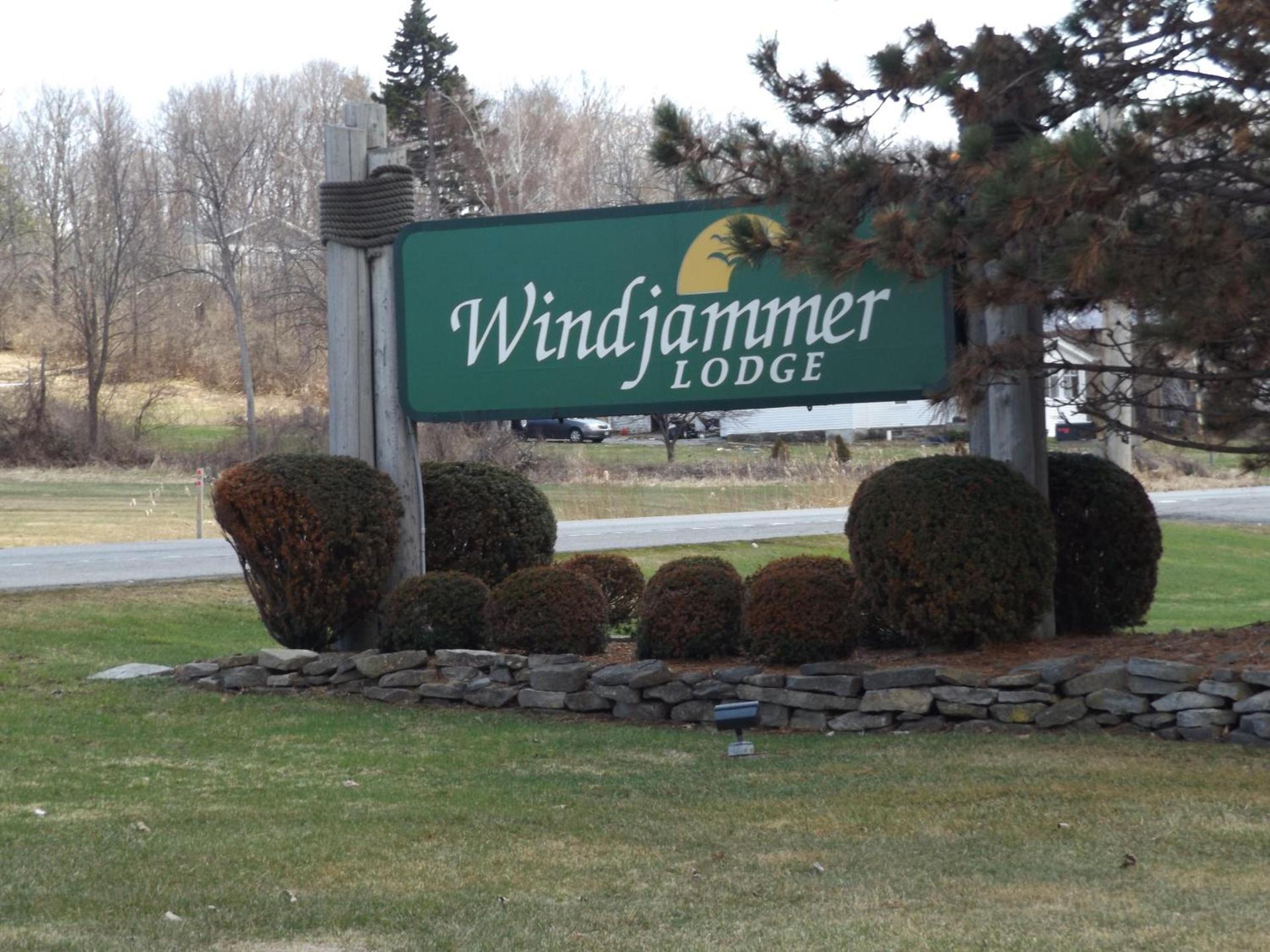 Windjammer Lodge photo 12