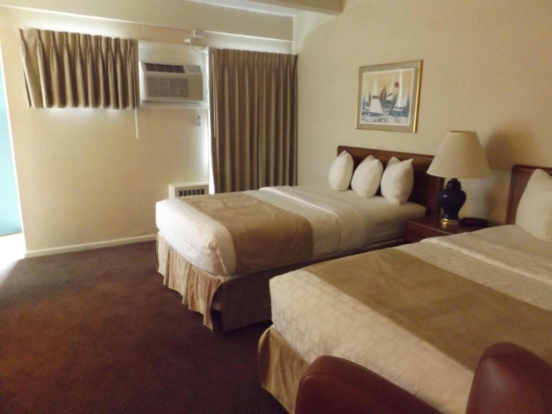 Windjammer Lodge photo 10