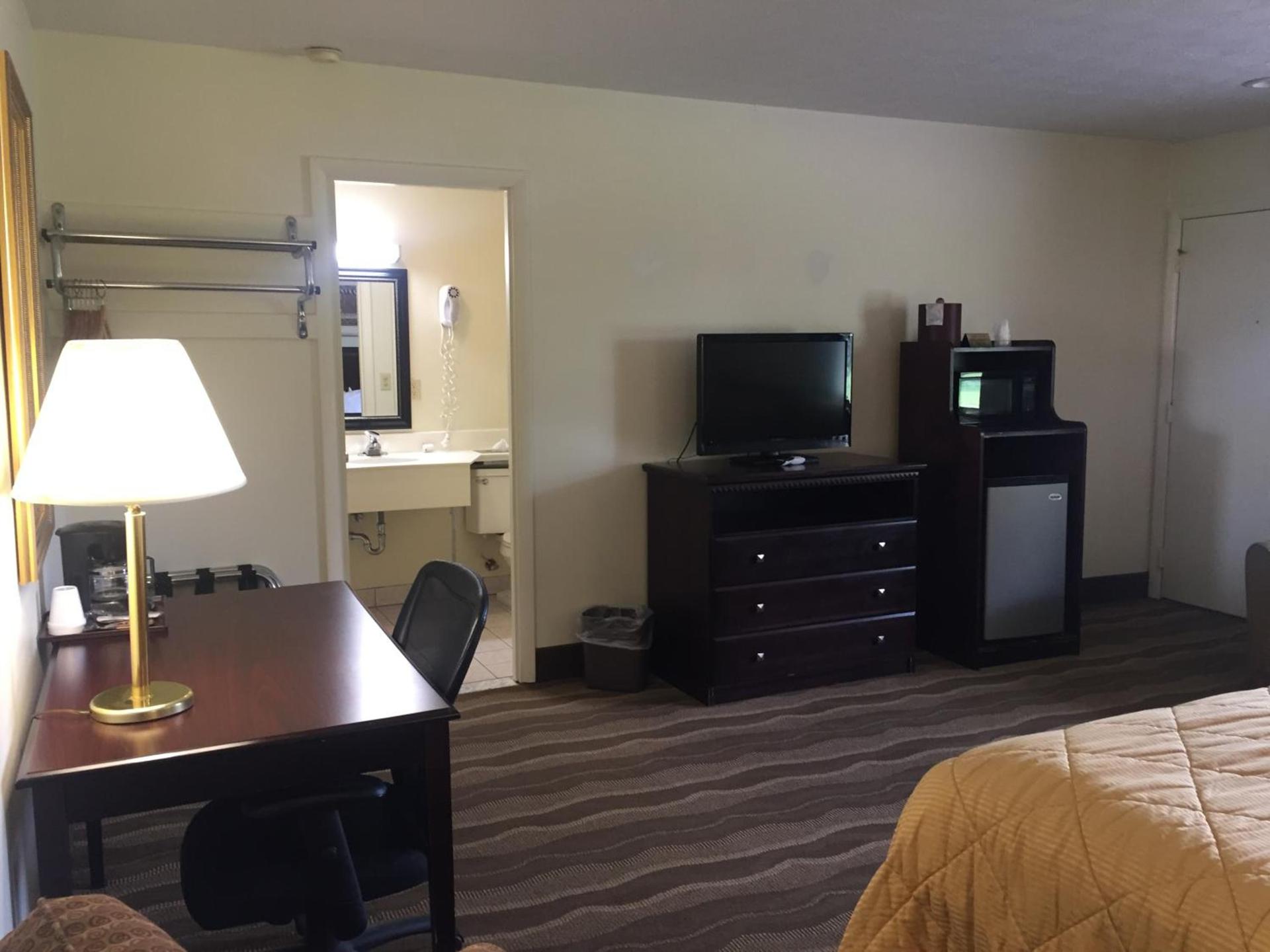 Budget Inn - Farmington photo 16