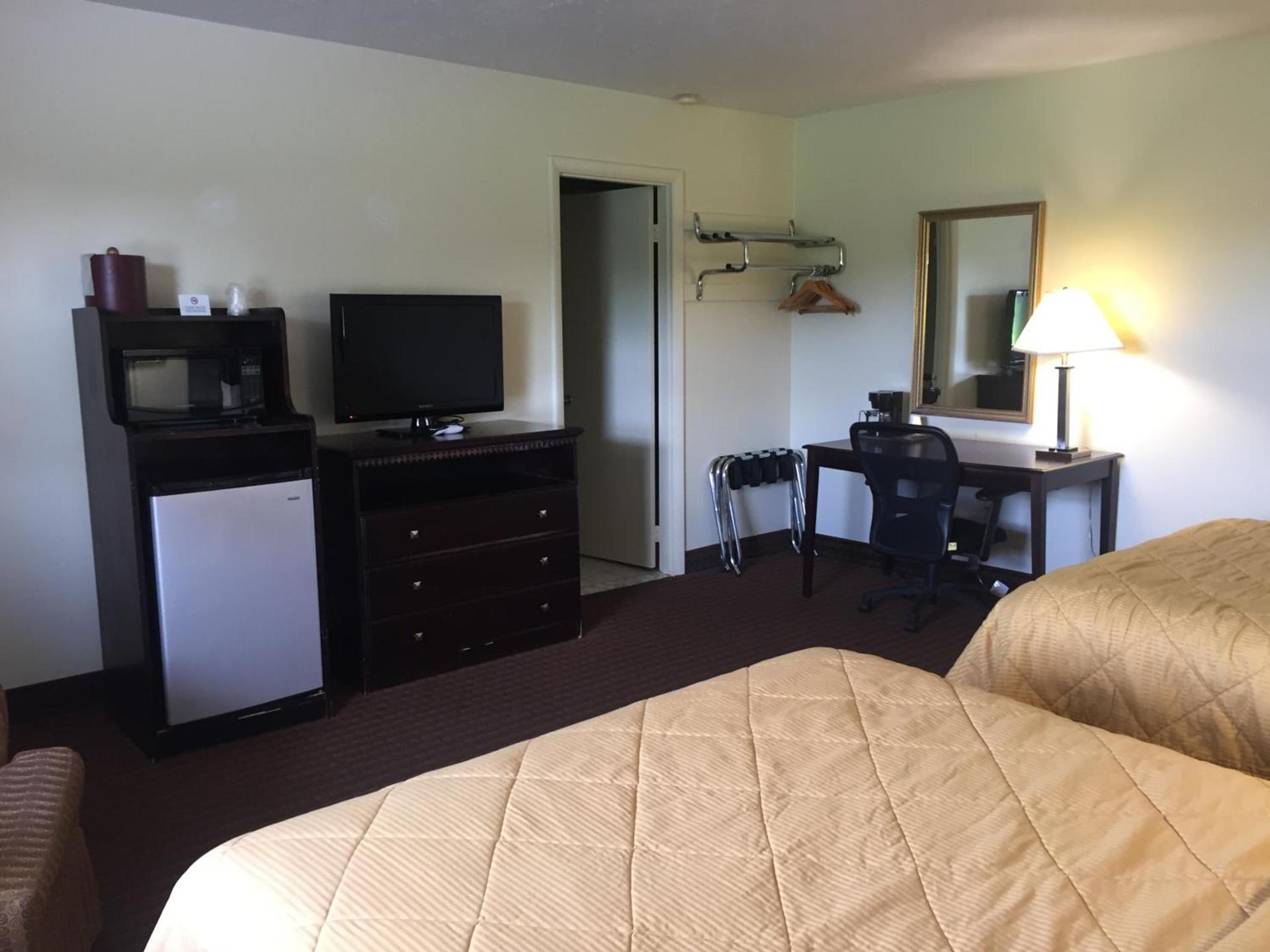 Budget Inn - Farmington photo 13