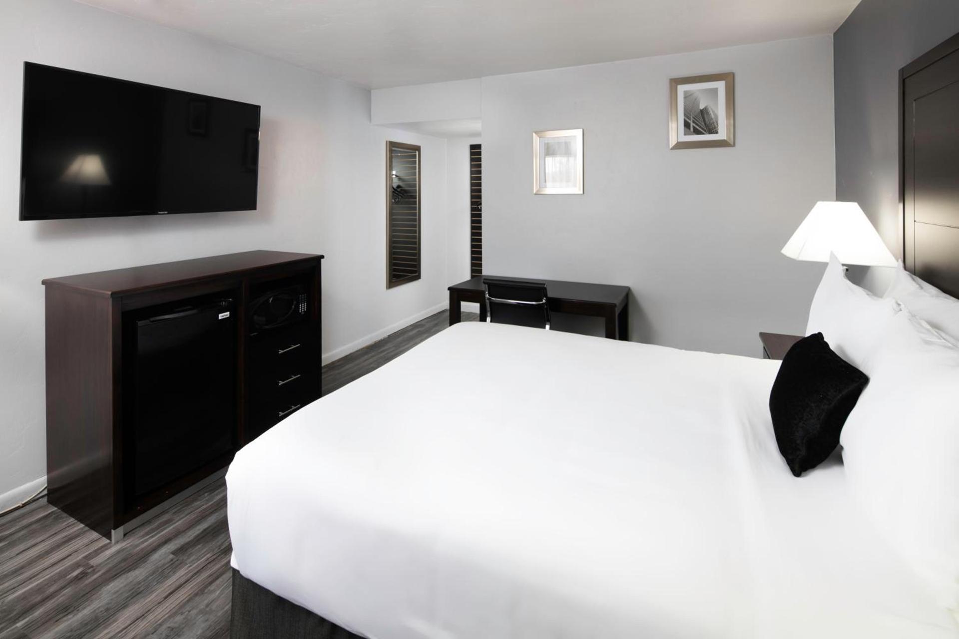 Red Lion Inn & Suites Tucson Downtown photo 13