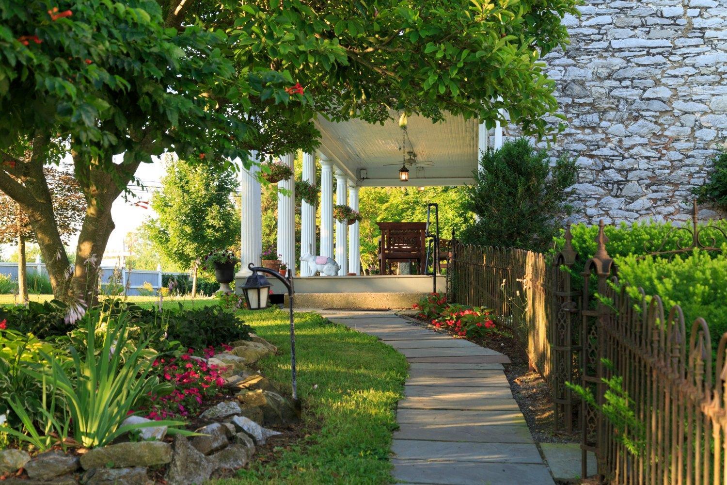 L'Auberge Provencale Inn & Restaurant photo 41