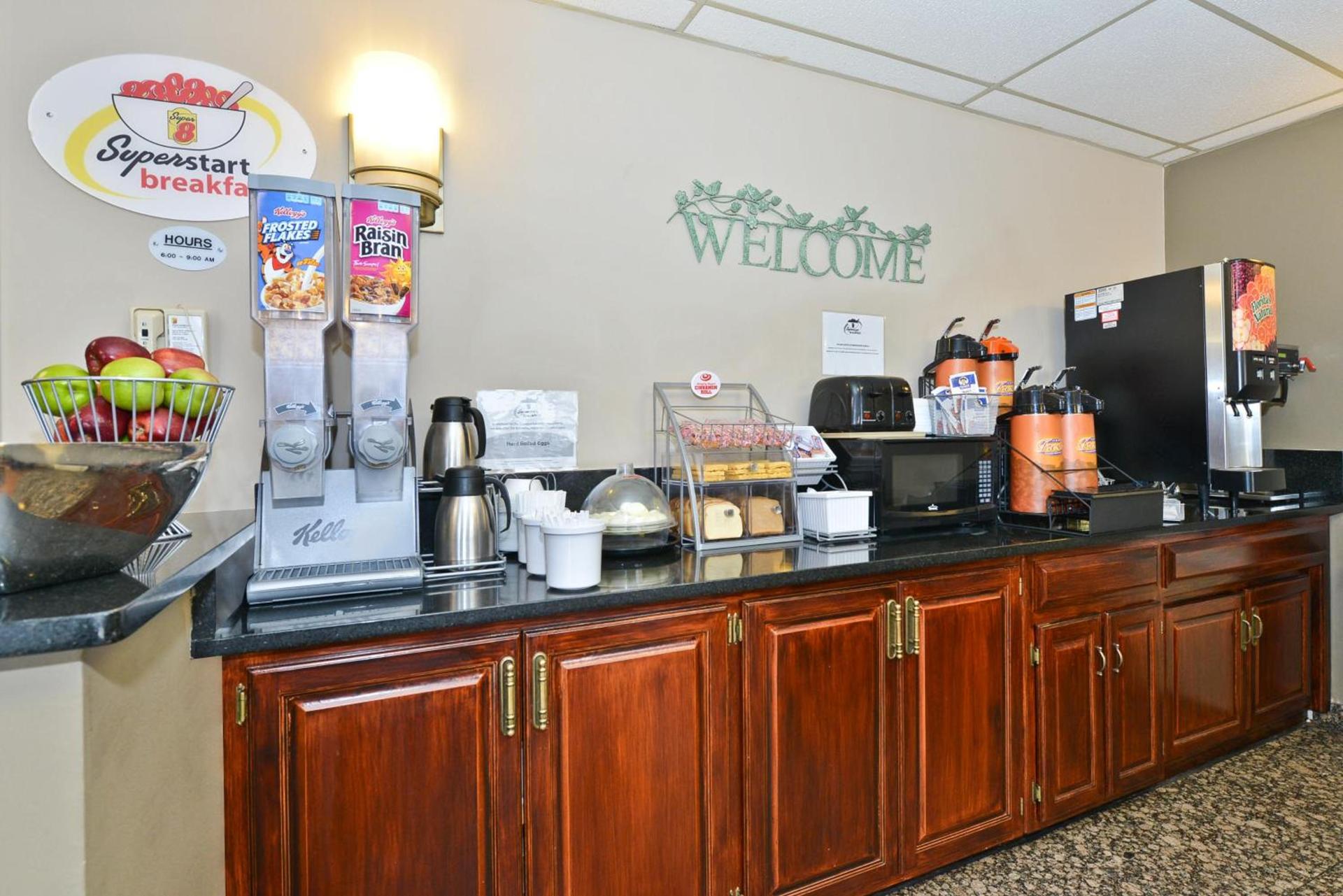 Super 8 by Wyndham Bridgeview/Chicago Area photo 12