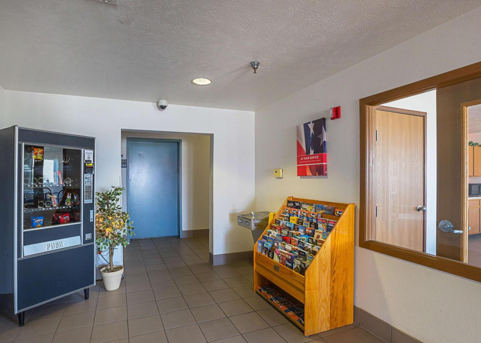 Motel 6 Omaha - IAT West photo 28