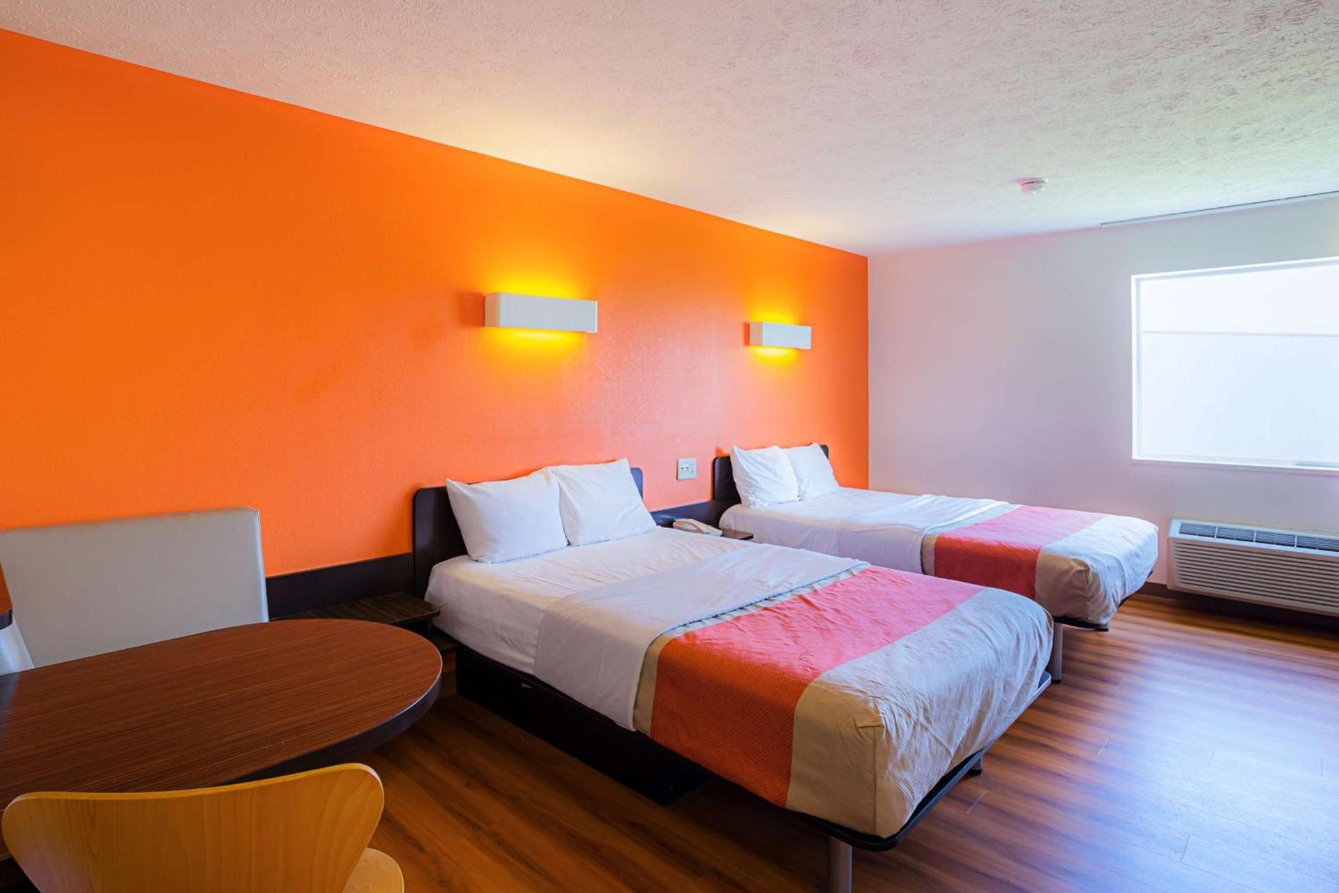 Motel 6 Omaha - IAT West photo 12