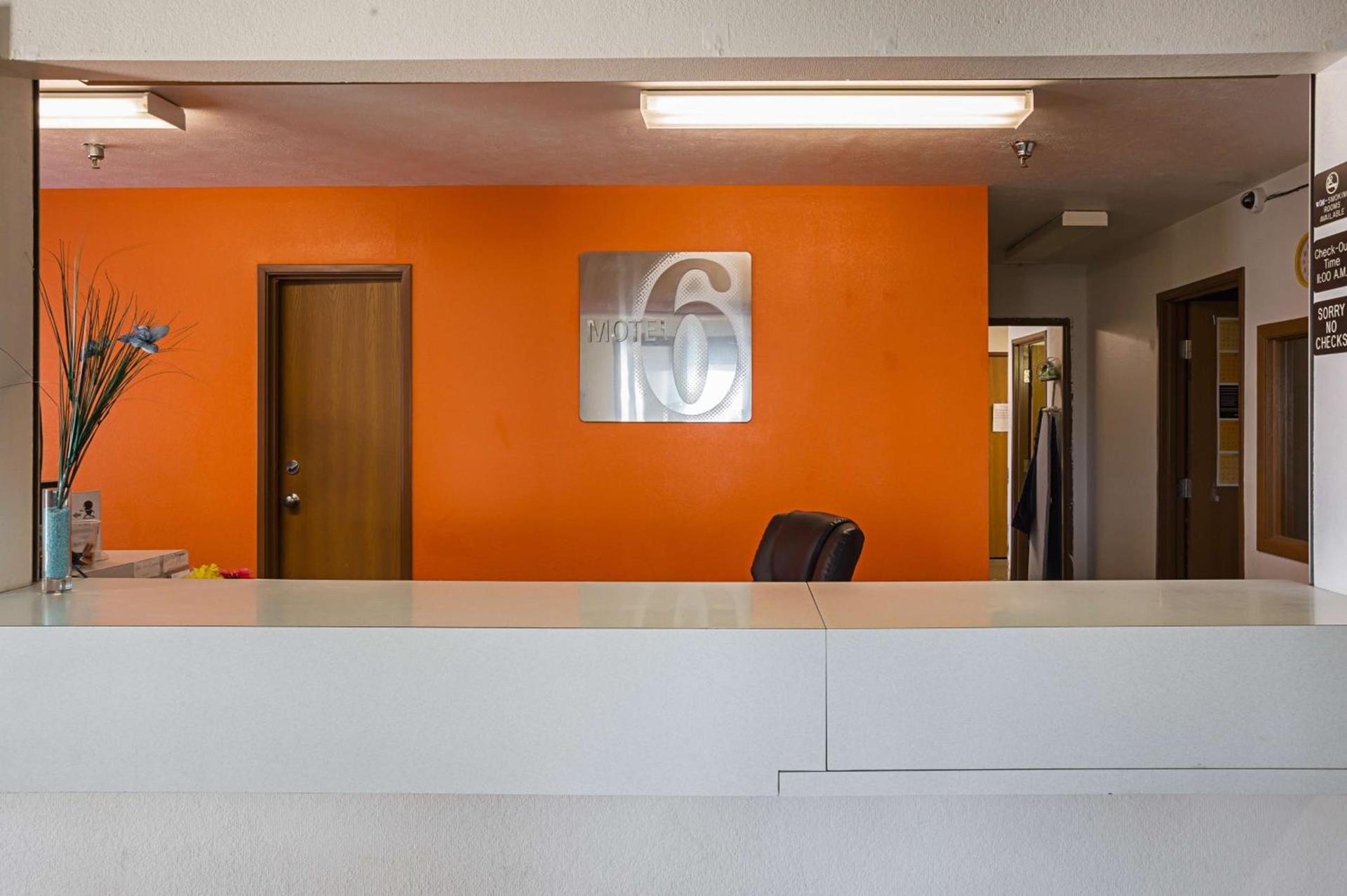 Motel 6 Omaha - IAT West photo 18