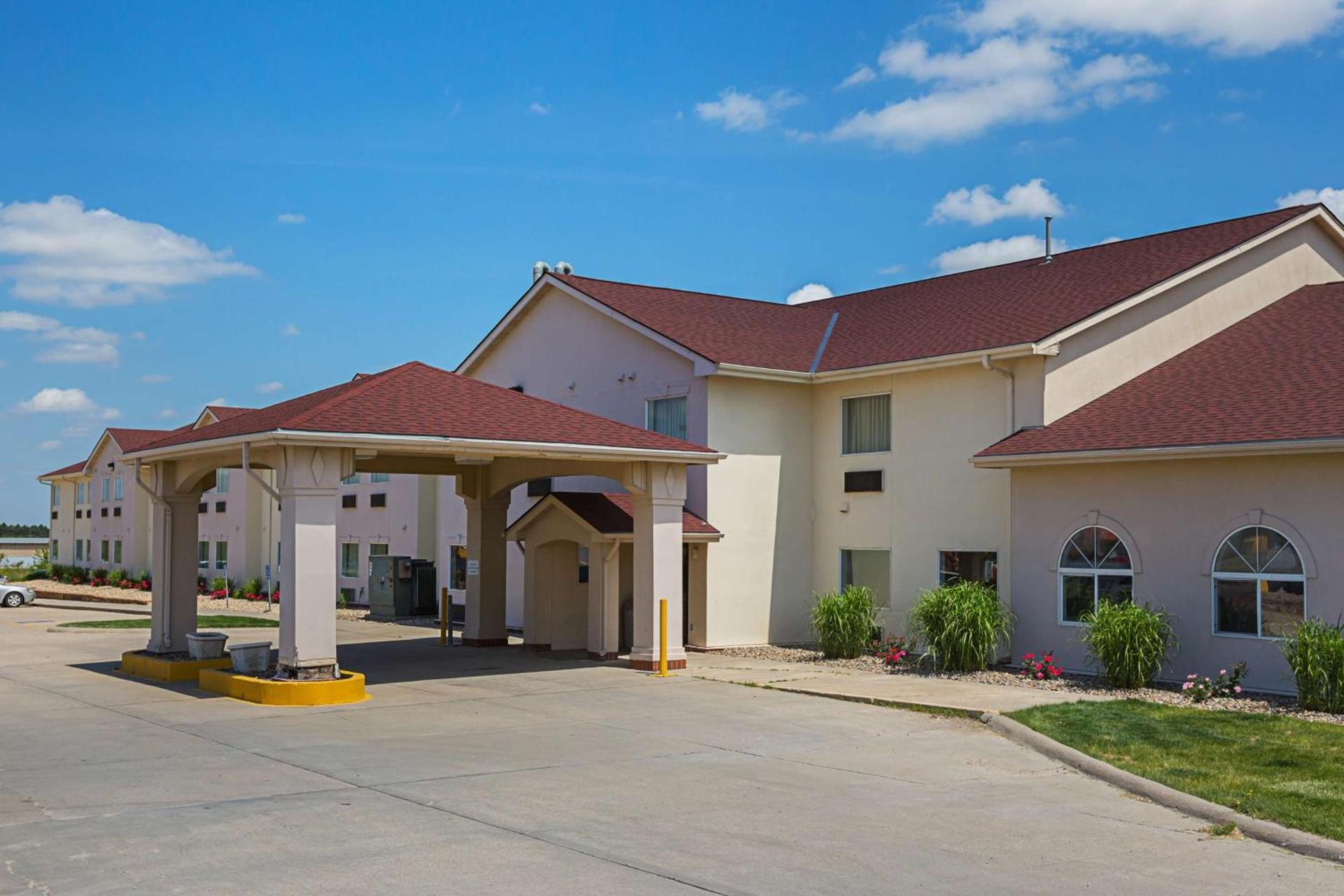 Motel 6 Omaha - IAT West photo 4