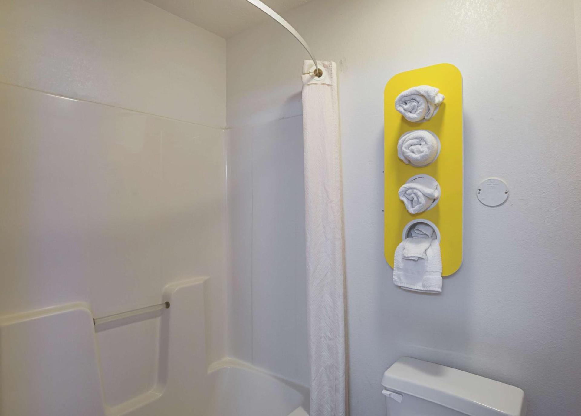 Motel 6 Omaha - IAT West photo 14