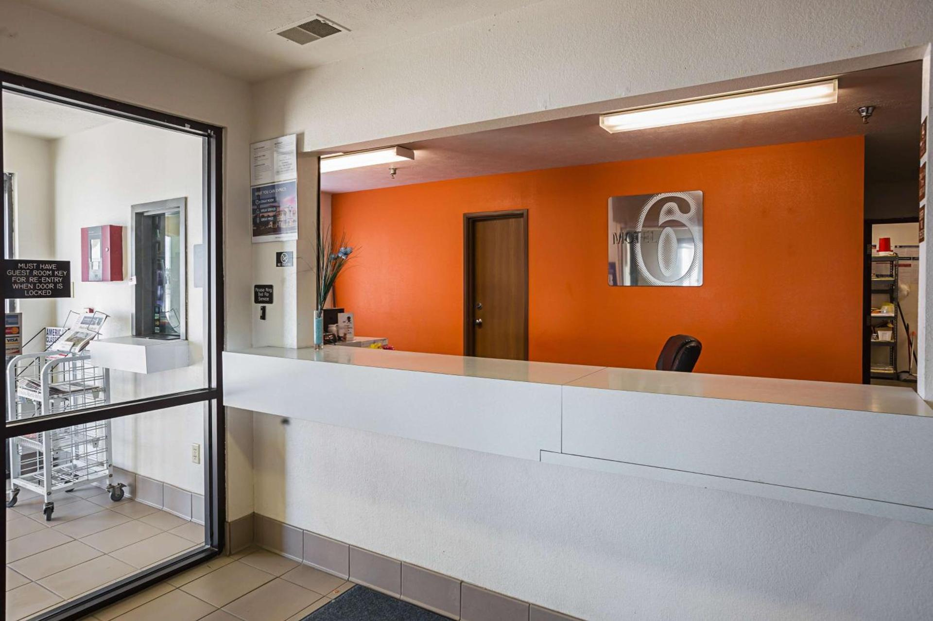 Motel 6 Omaha - IAT West photo 20