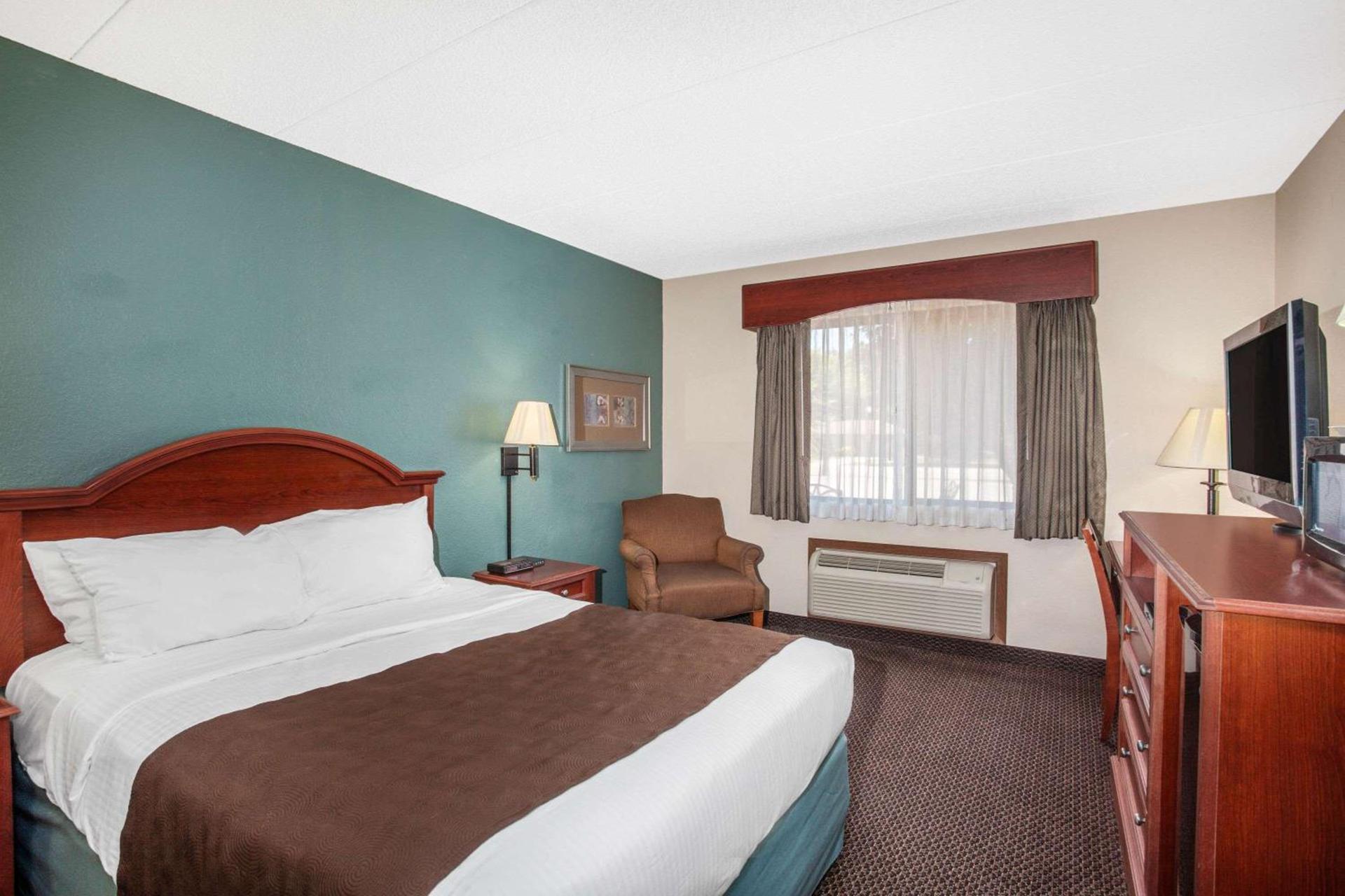 AmericInn by Wyndham St. Peter photo 40