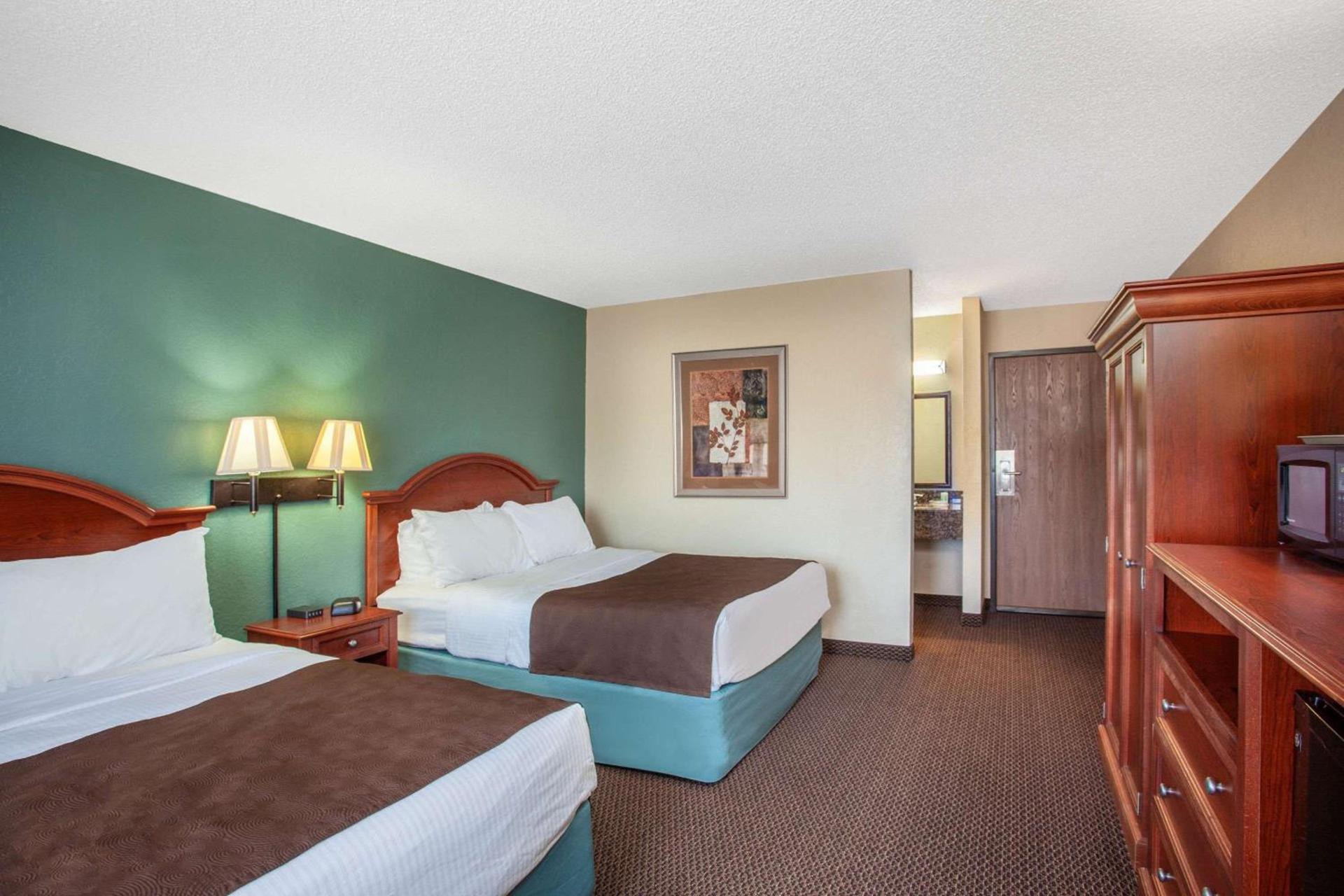 AmericInn by Wyndham St. Peter photo 39