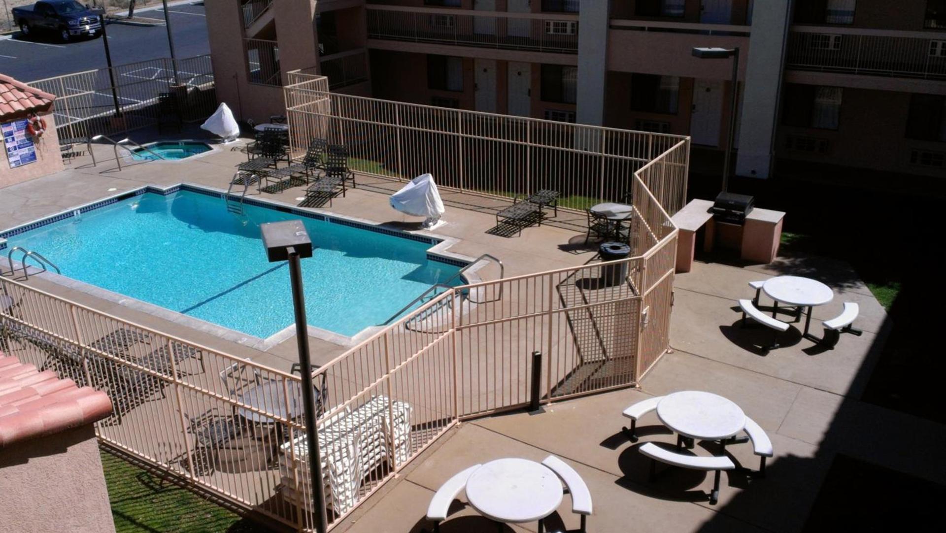 Motel 6 Barstow, CA - Mojave Desert Stop - I-15 photo 10