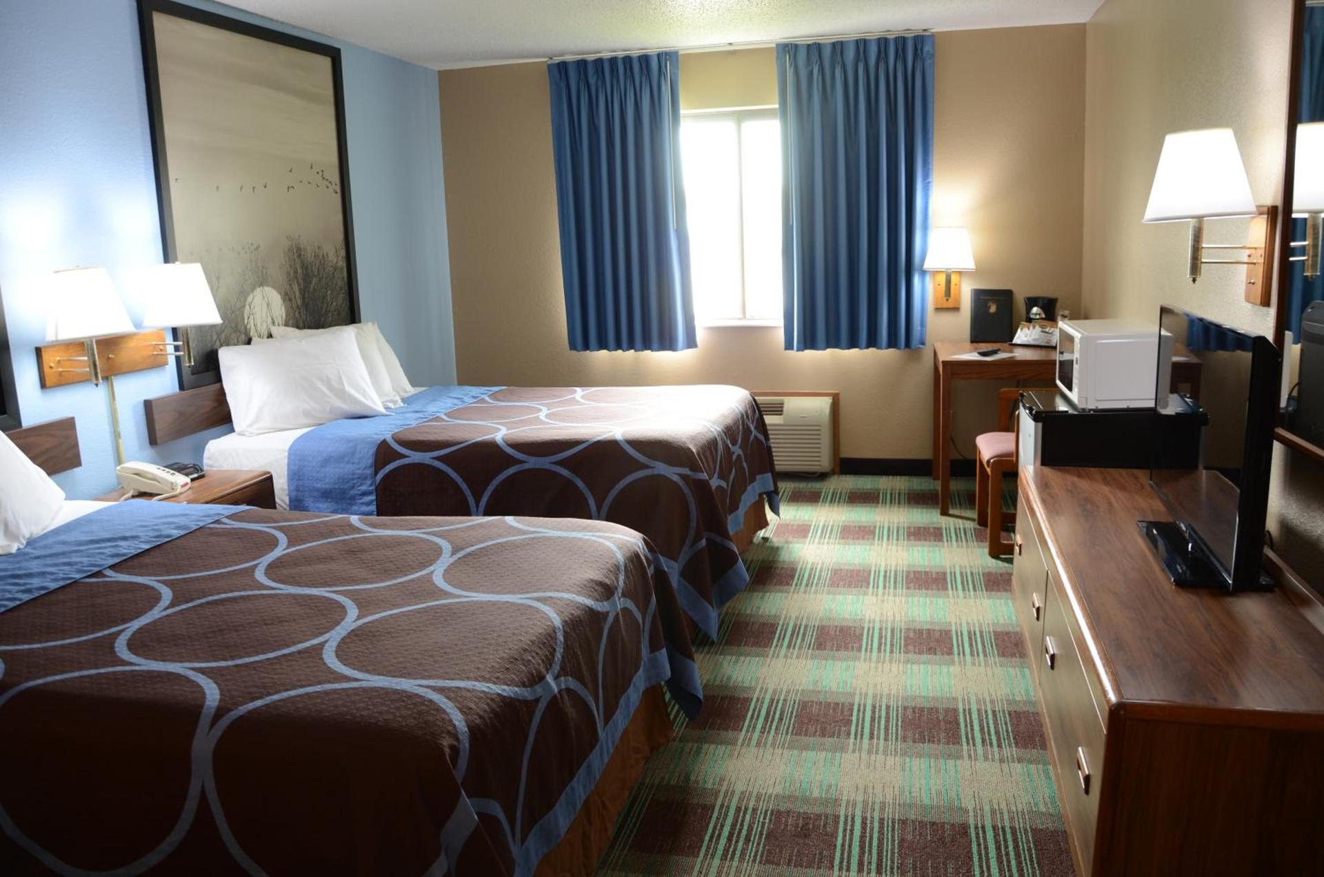 Super 8 by Wyndham Centerville photo 31
