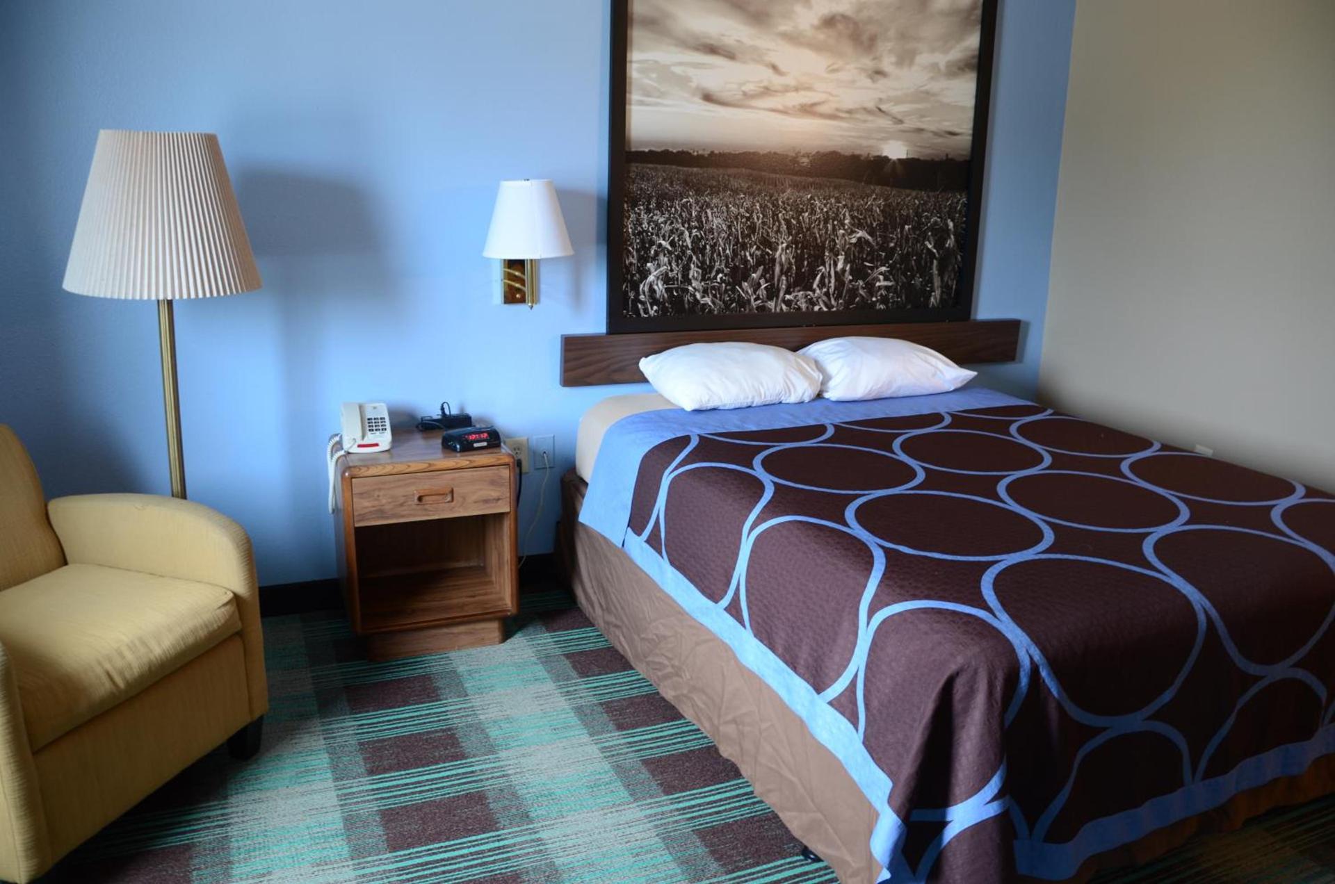 Super 8 by Wyndham Centerville photo 36
