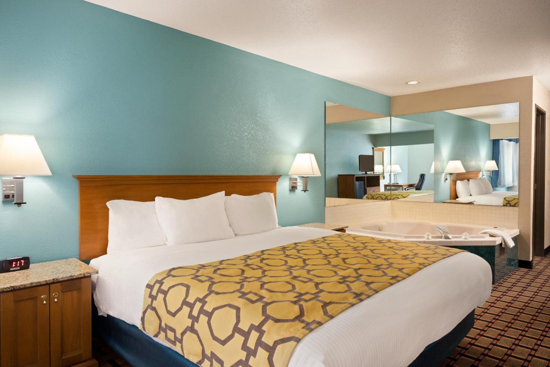Baymont by Wyndham Warrenton photo 41